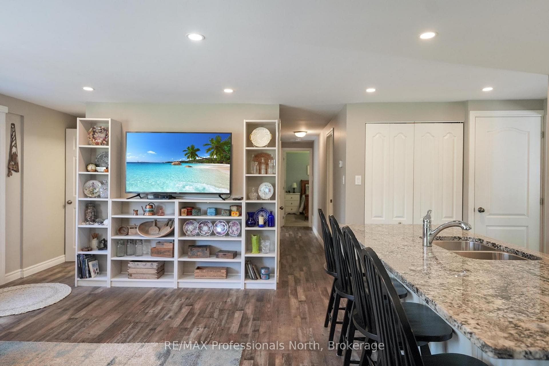 3389 Gelert Road photo 20