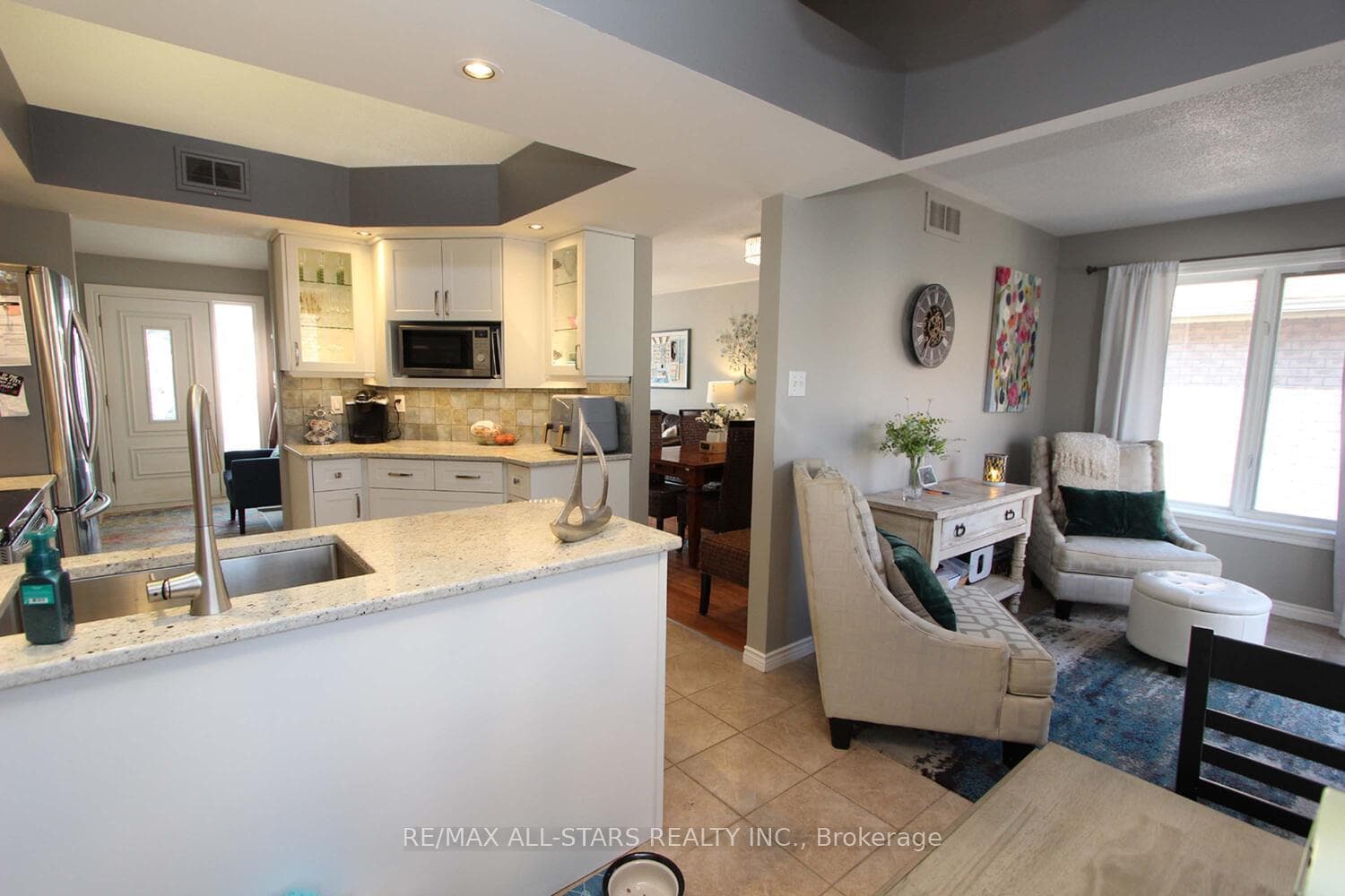 27 Hillview Drive photo 12