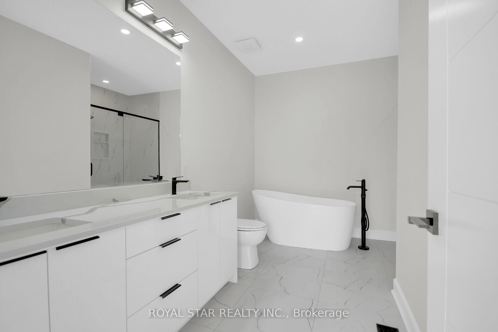 551 Mutual Street photo 19