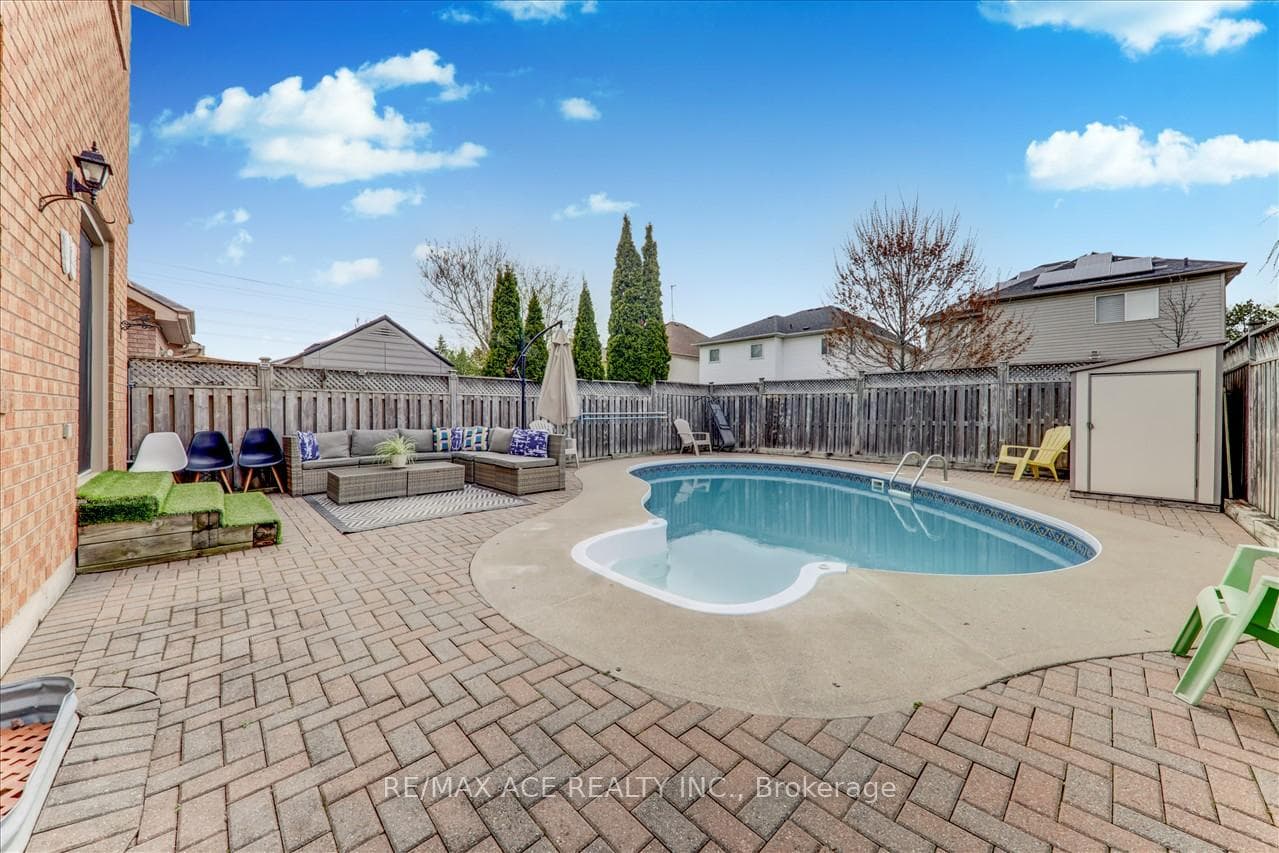 79 Bach Avenue photo 33