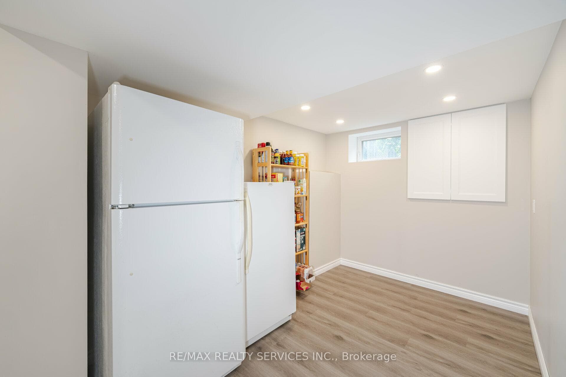 200 Elizabeth Street photo 20