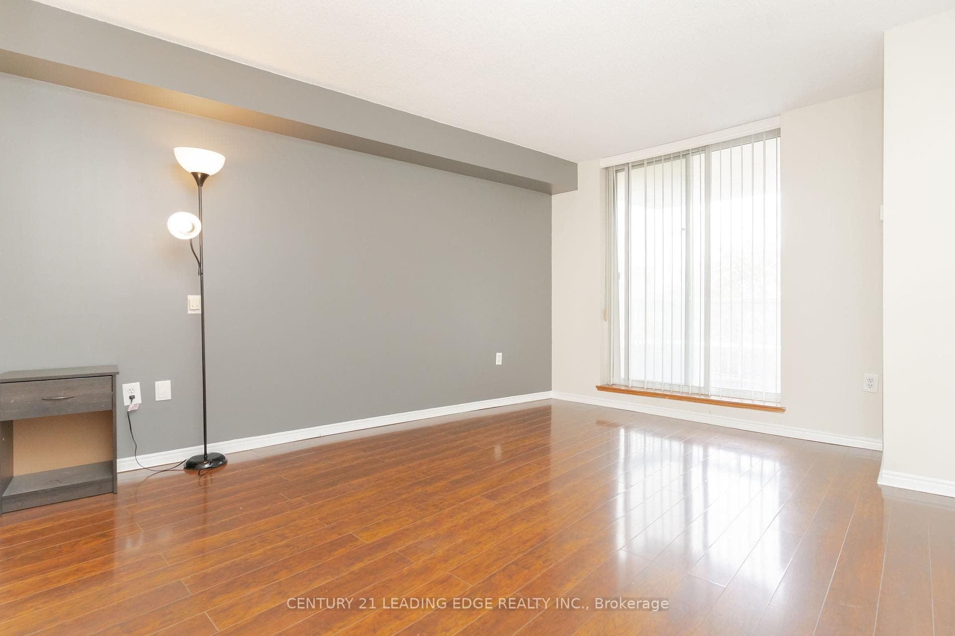 11 Thorncliffe Park Drive Unit 413 photo 16