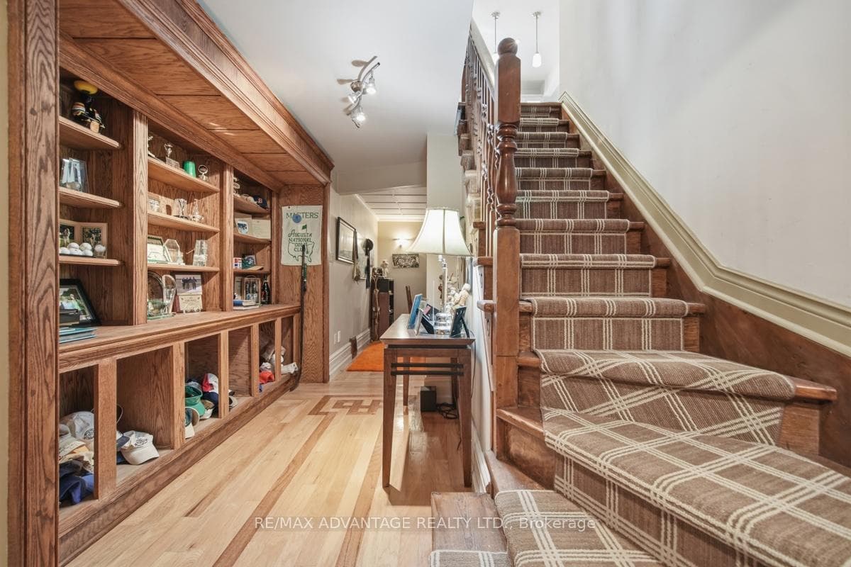 51 Laurel Crescent photo 32