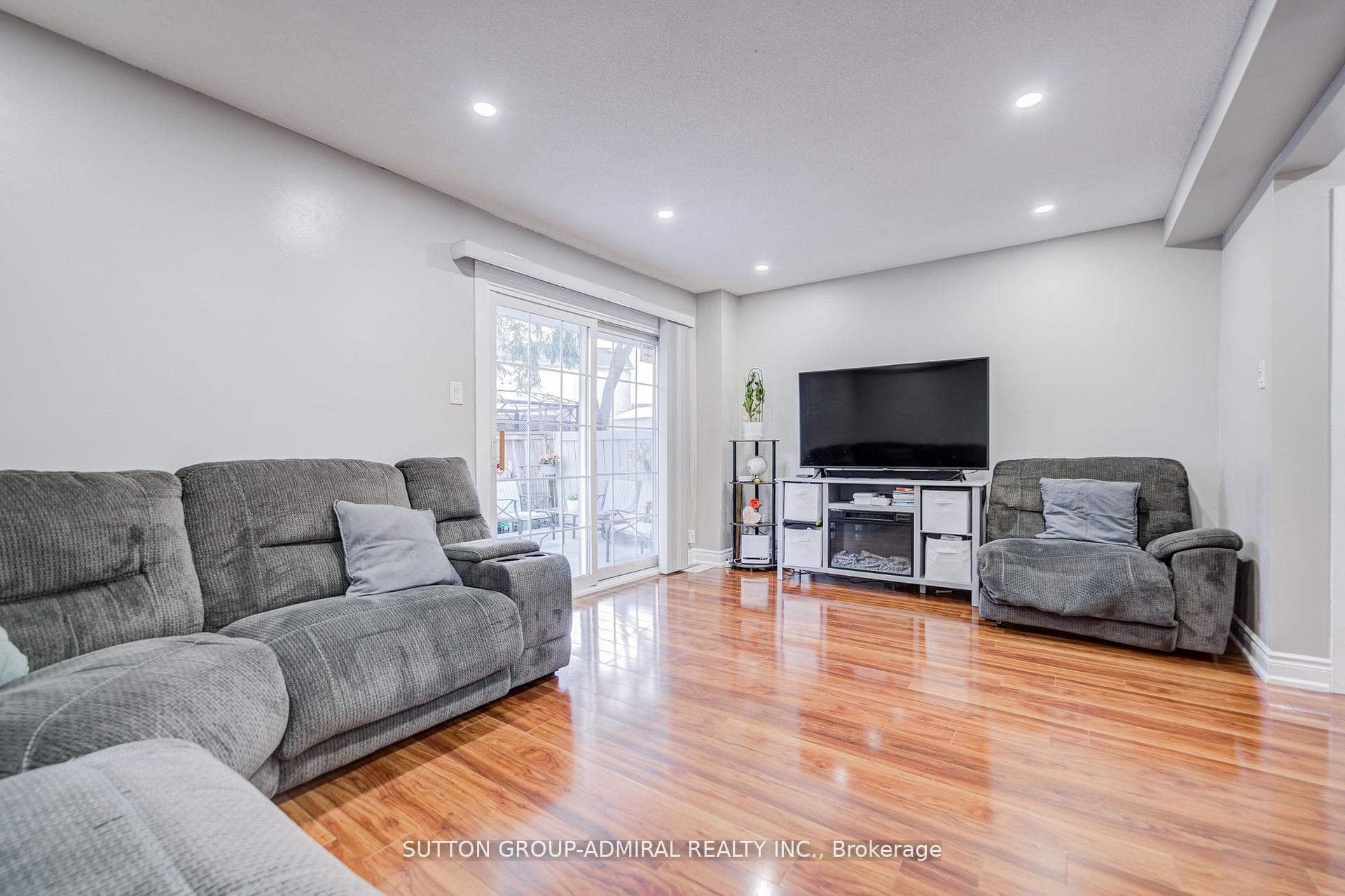 4 Hilda Court photo 22