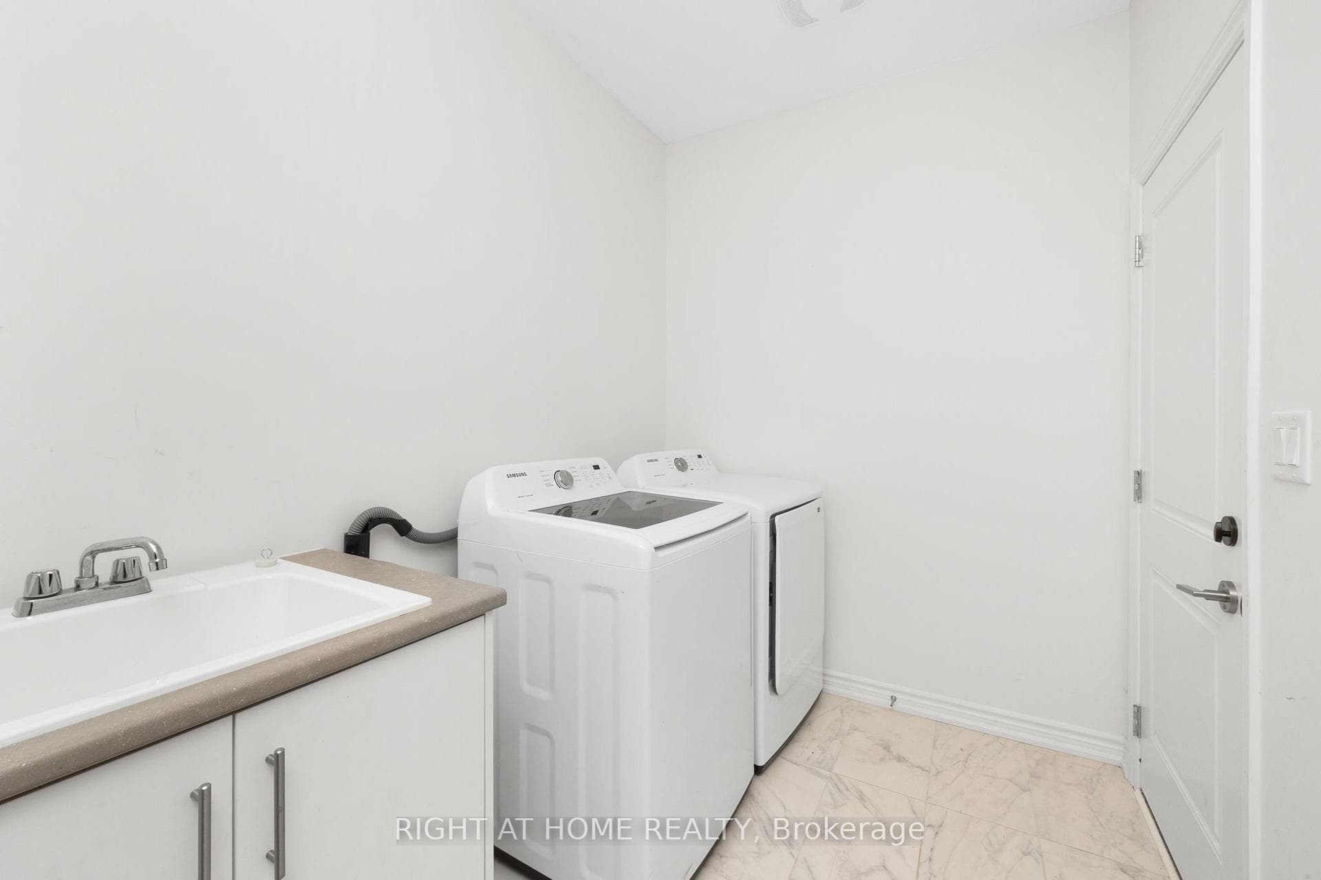 106 Laing Drive photo 29