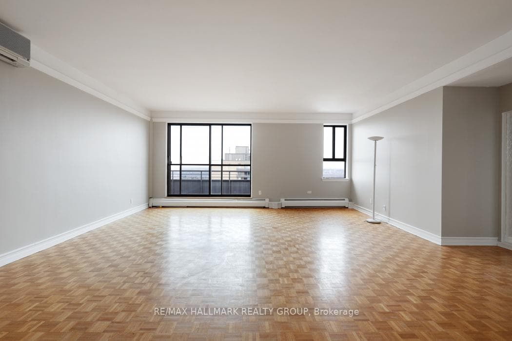 515 St Laurent Boulevard Unit 2509/10 photo 8