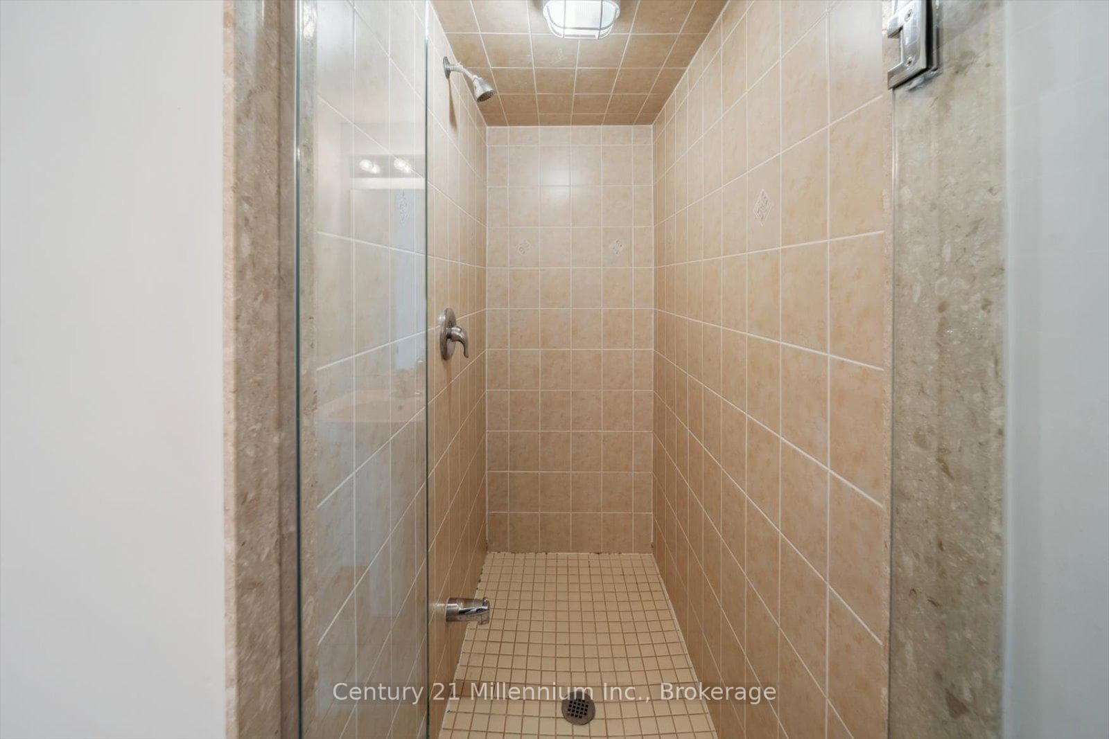 2484 Post Road Unit 11 photo 32