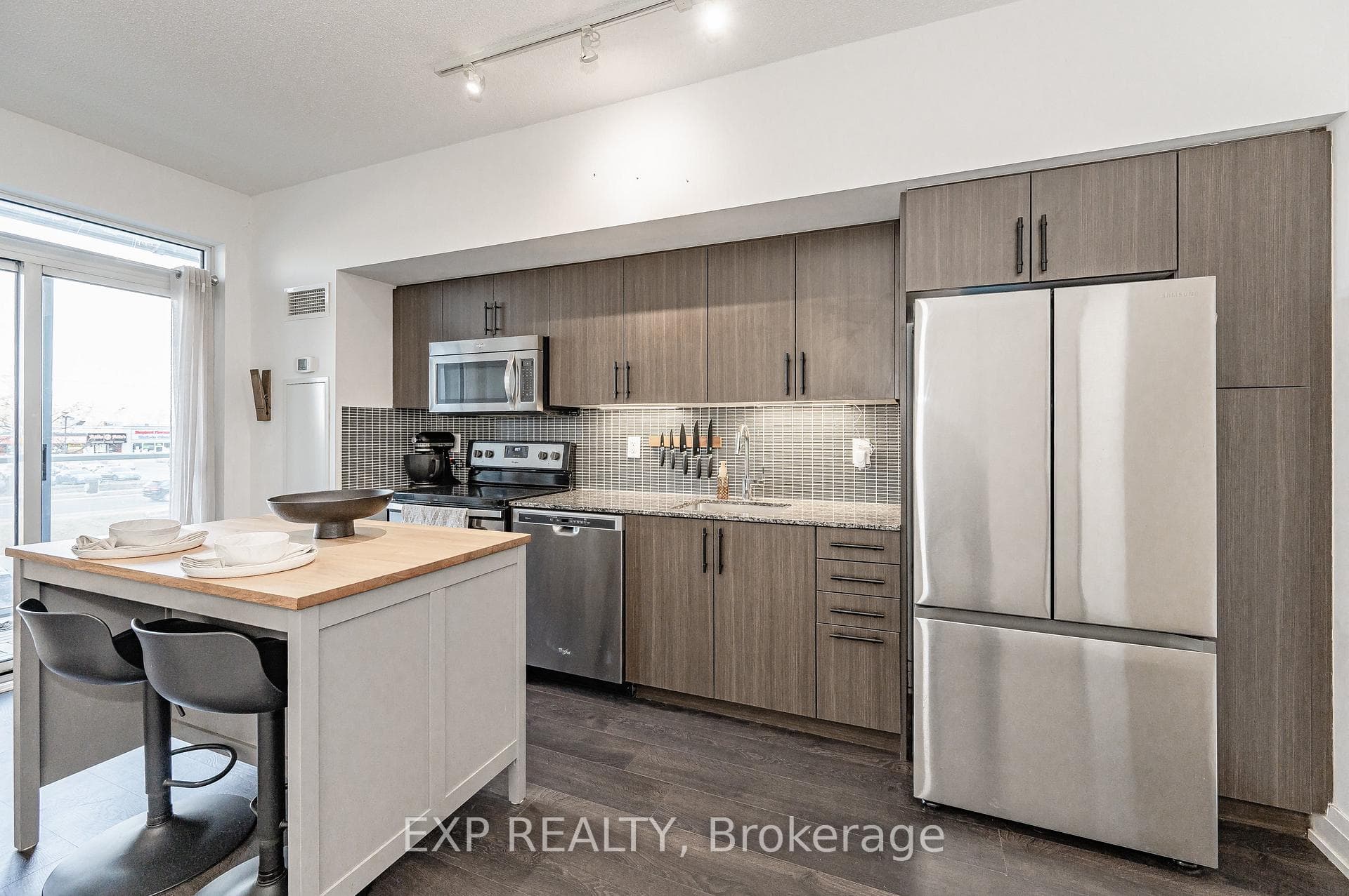 65 Speers Road Unit 227 photo 12