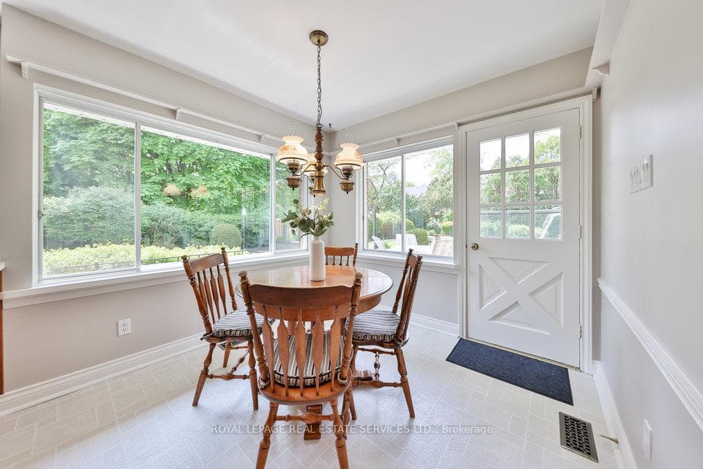 1479 Hixon Street photo 6