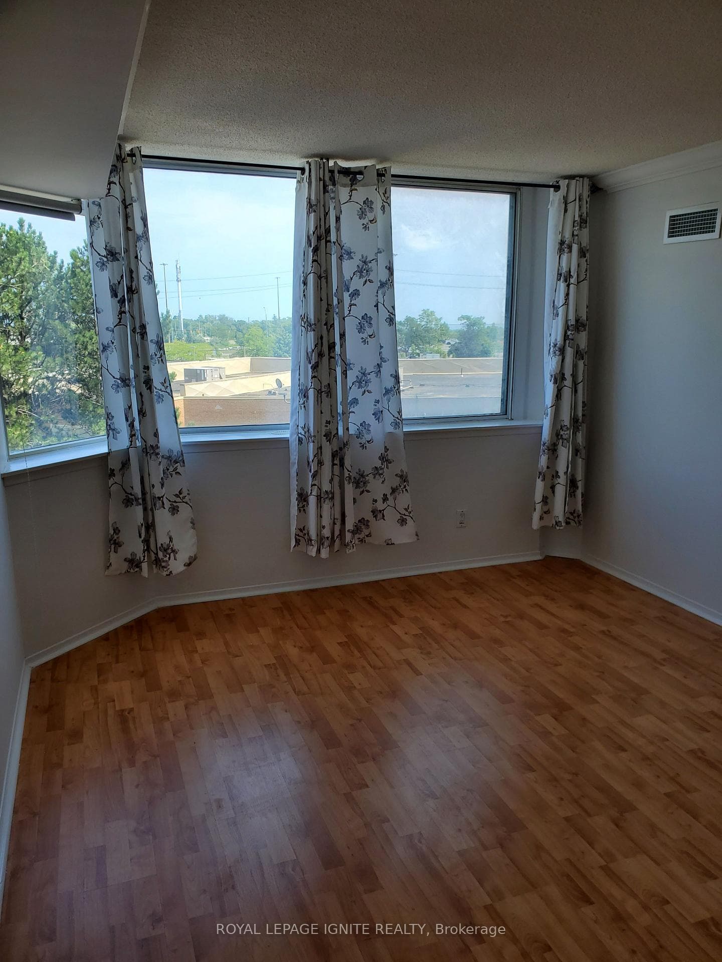 11753 Sheppard Avenue Unit 324 photo 19