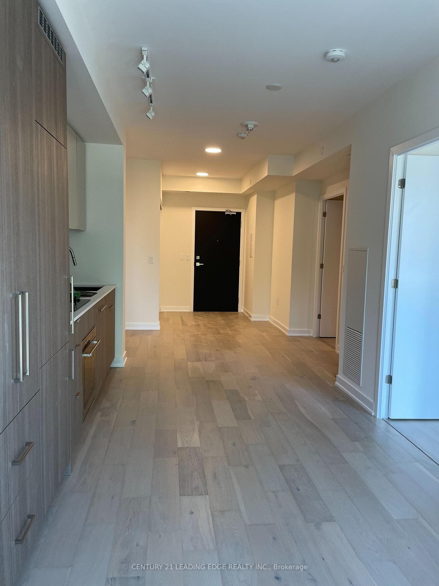 840 St Clair Avenue Unit 401 photo 3