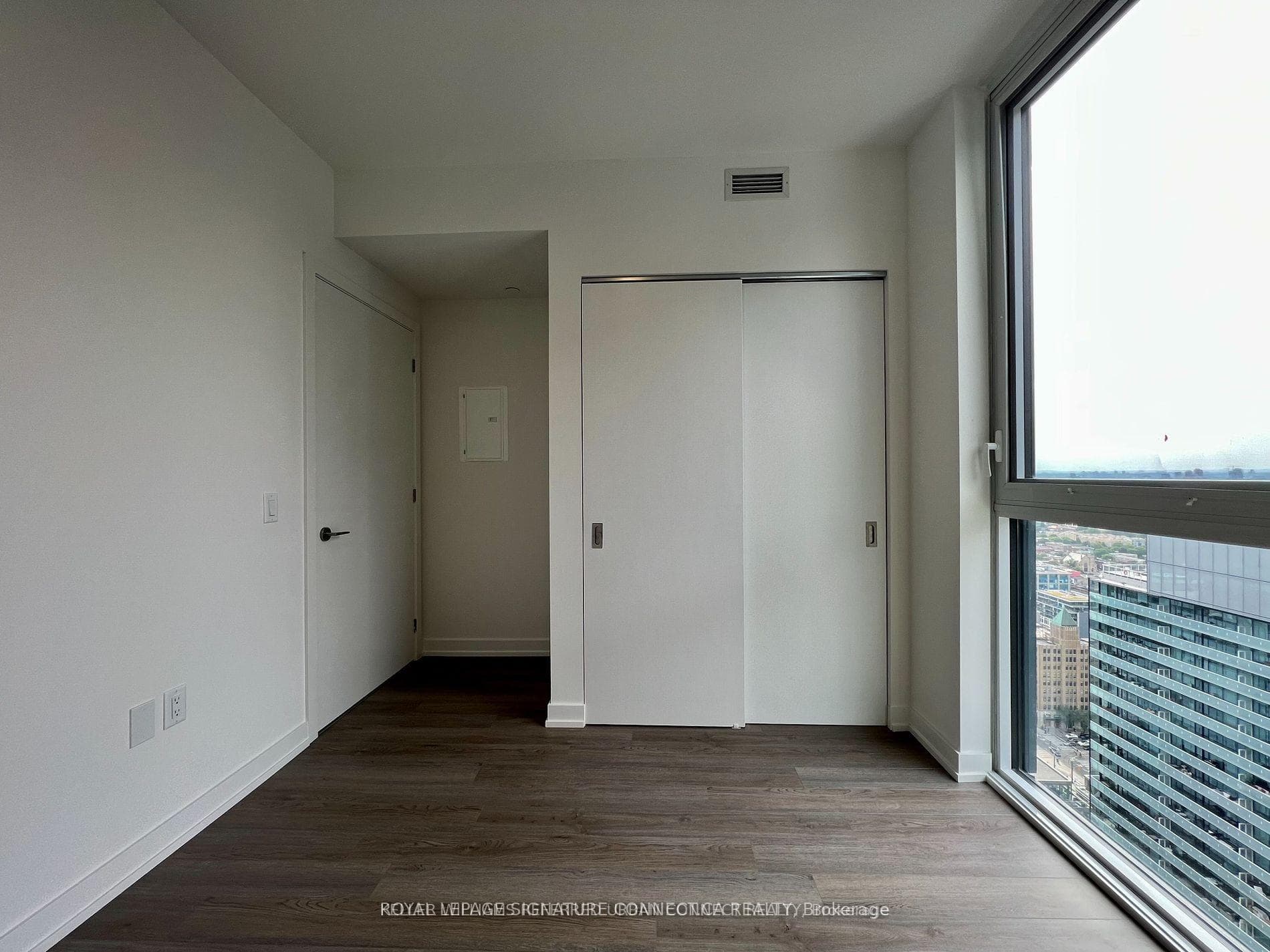 357 King Street Unit 3703 photo 13