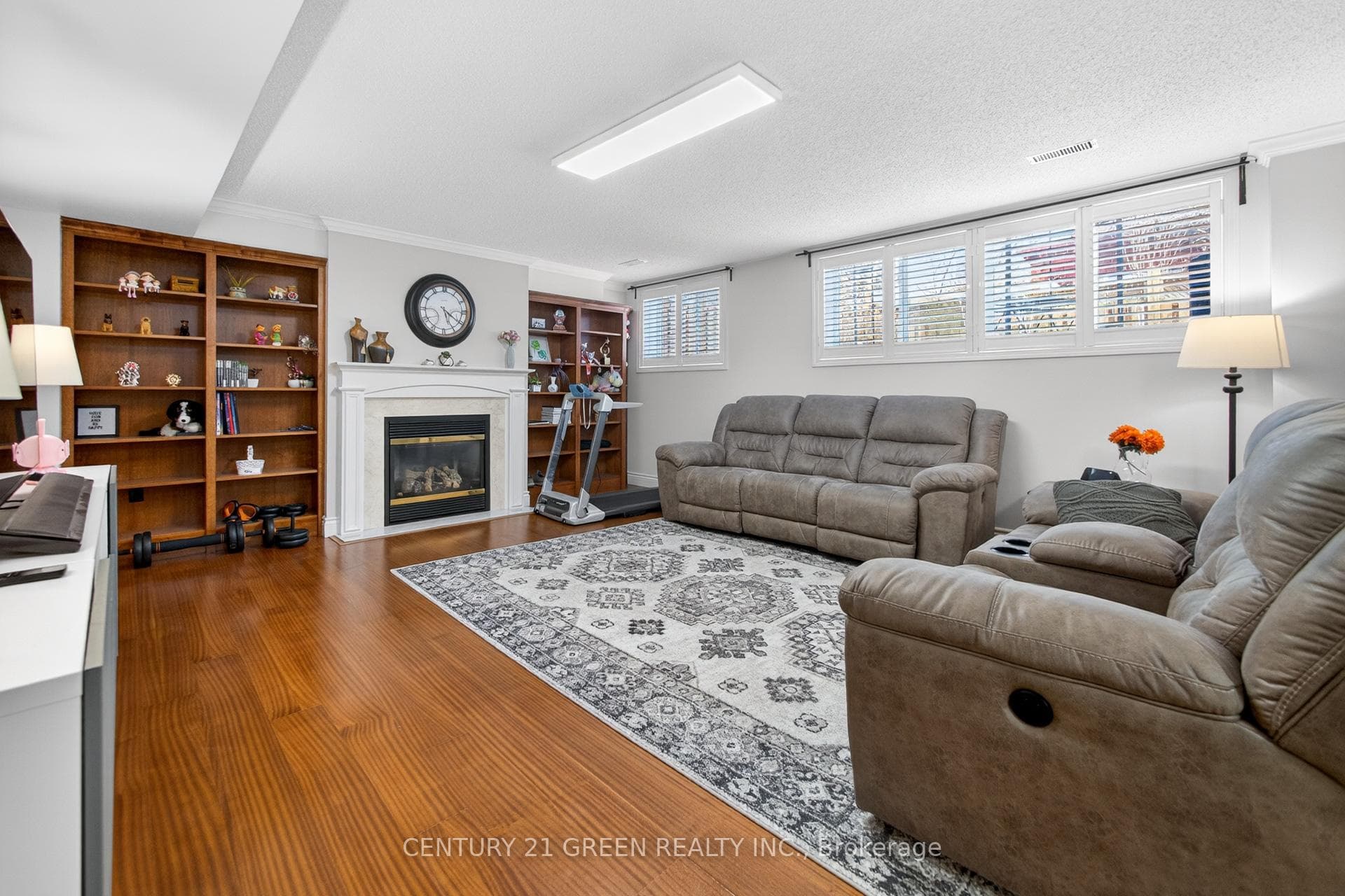 1666 Allan Crescent photo 30