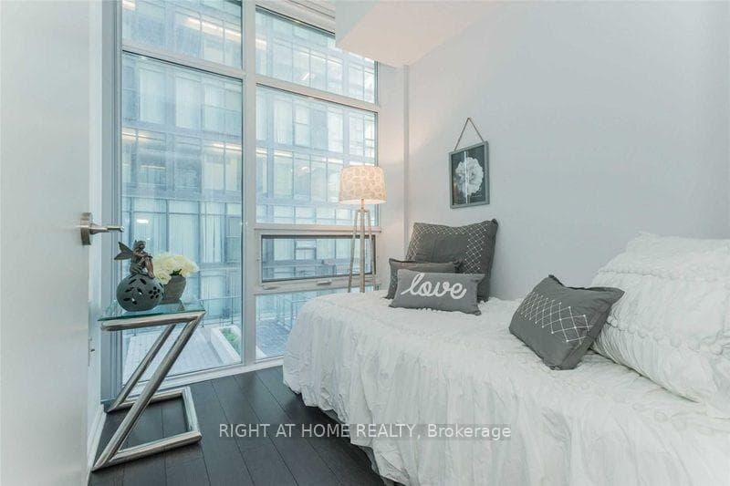 36 Lisgar Street Unit 812W photo 10