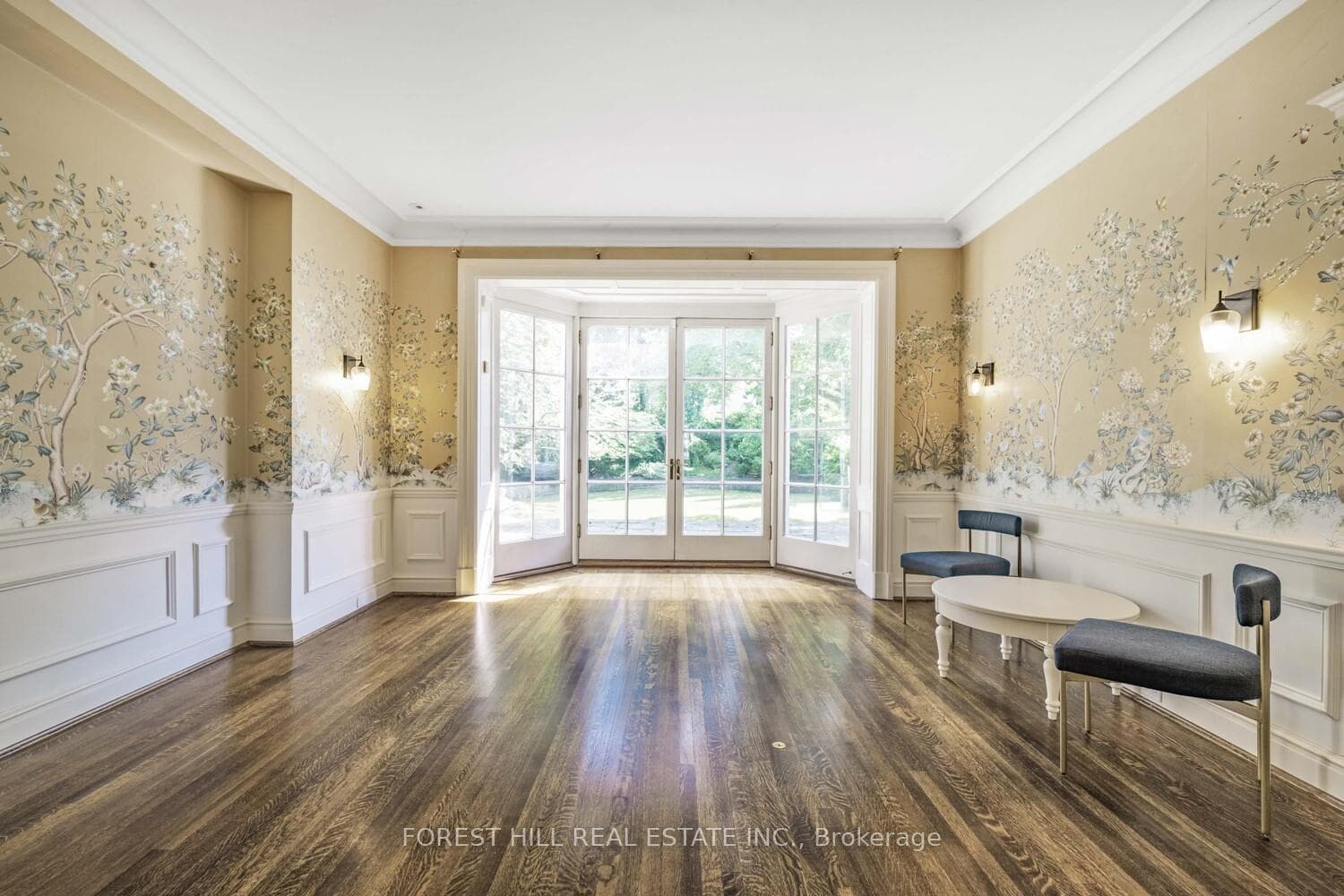 435 Russell Hill Road photo 6
