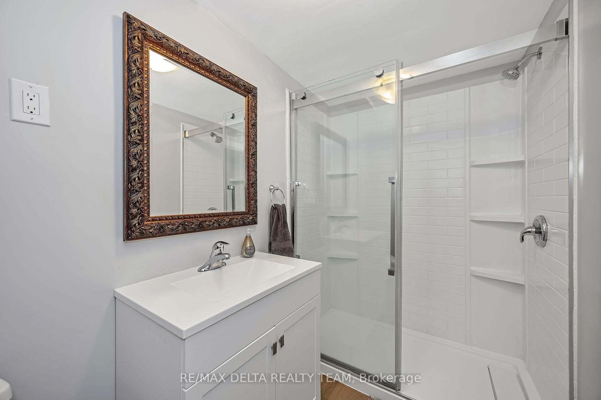 115 Meadowlands Drive photo 27