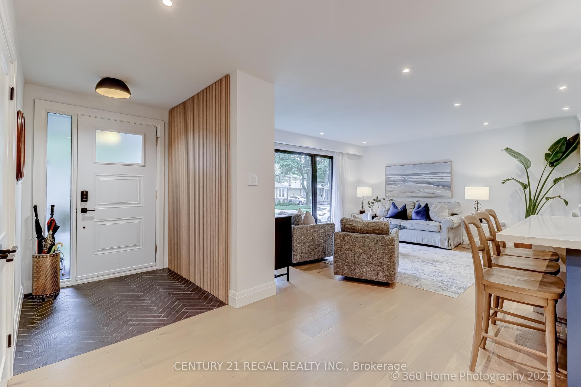 51 Sabrina Drive photo 2