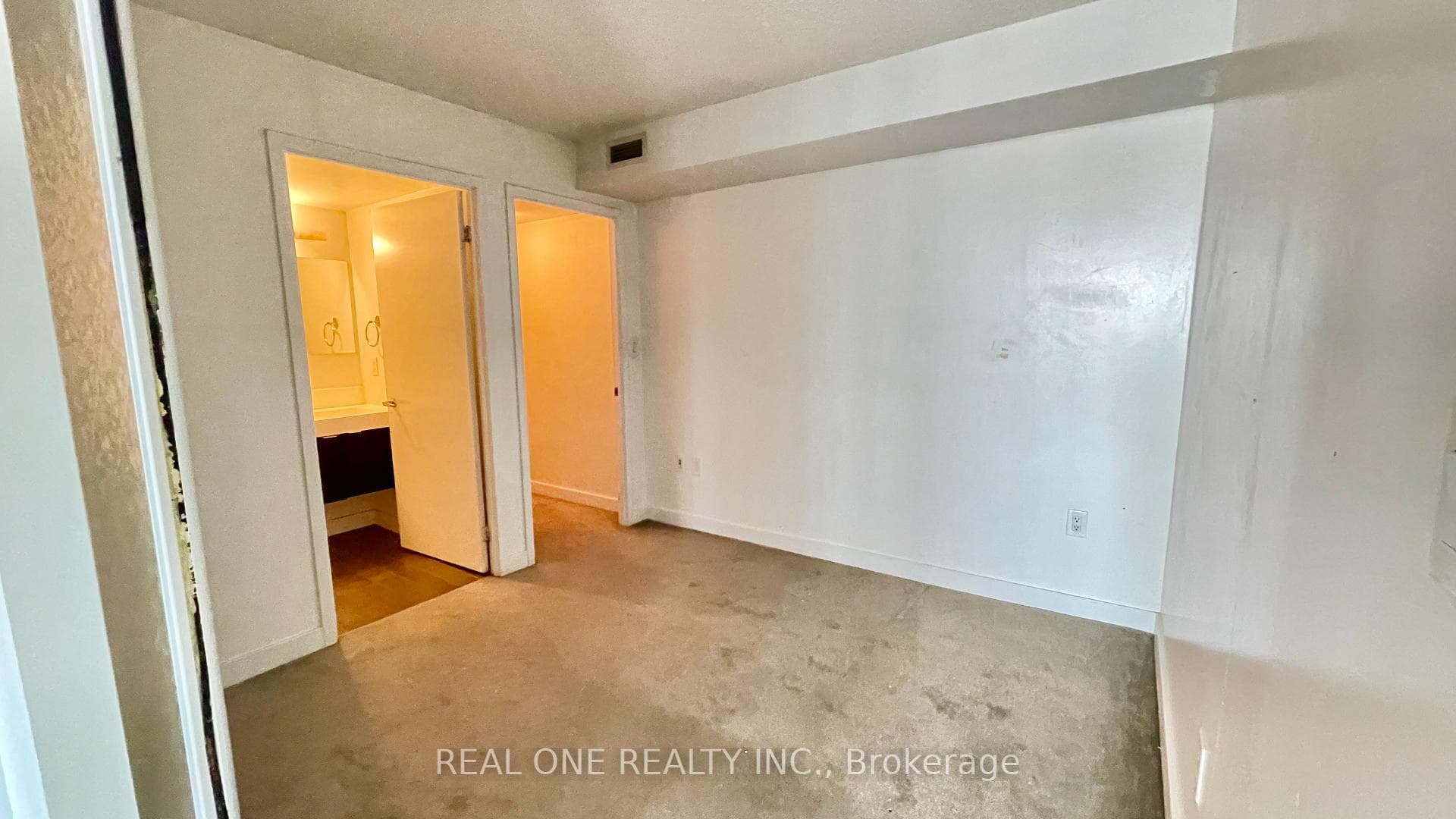 25 Telegram Mews Unit 2816 photo 8