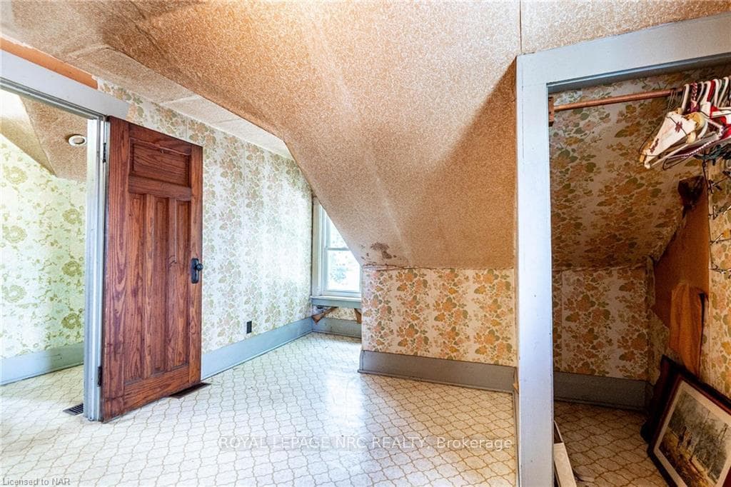 91 KNOLL Street photo 26