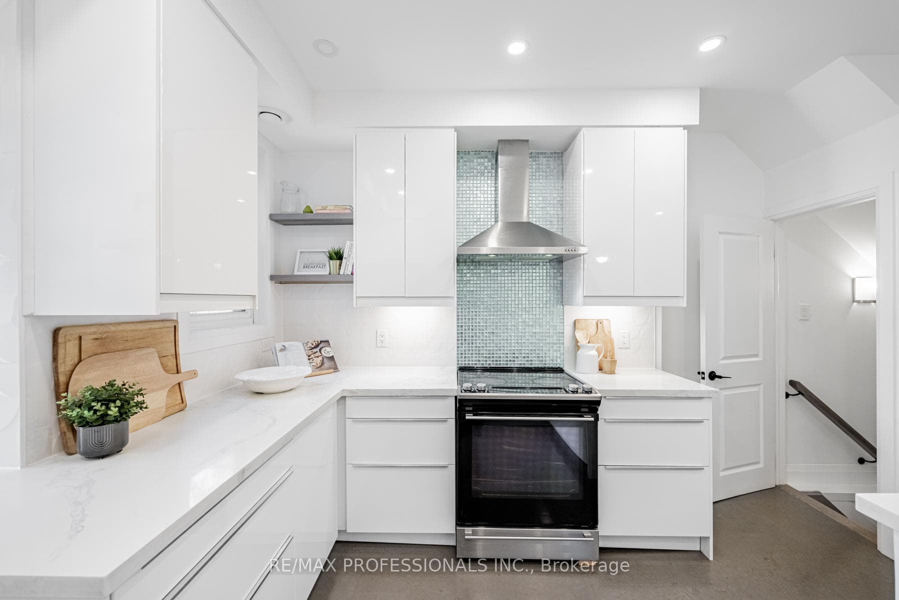 1251 Dufferin Street photo 14