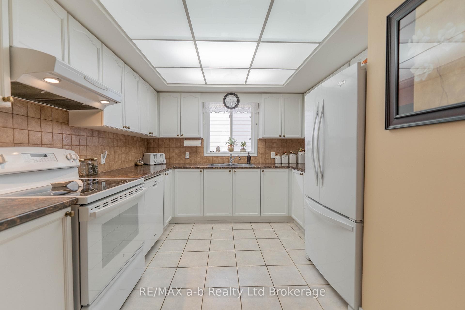 10 Peach Street photo 12