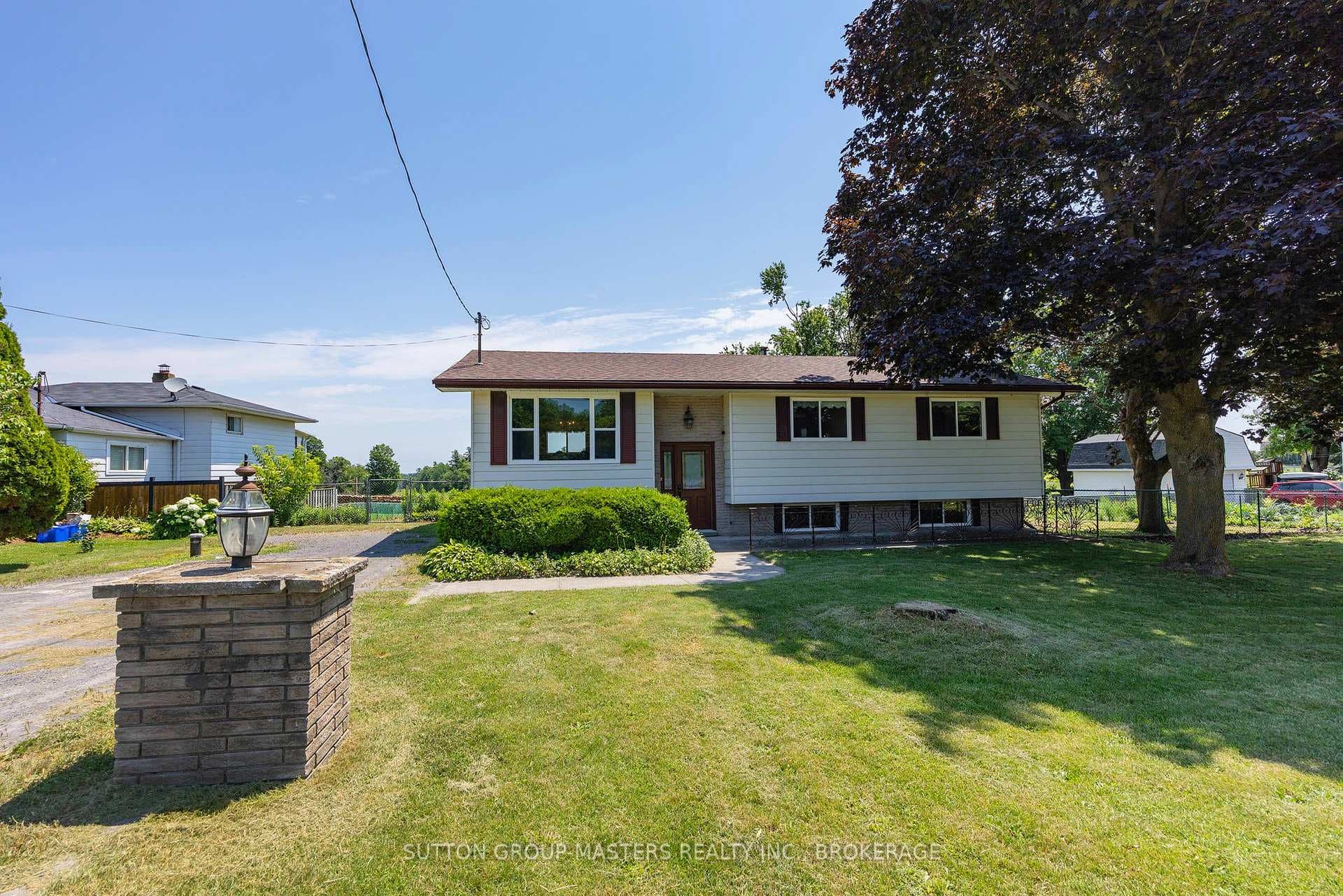 2212 Battersea Road photo 2