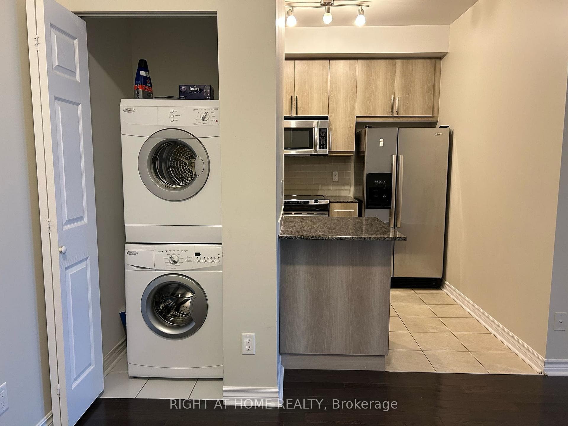 18 Holmes Avenue Unit 1901 photo 6