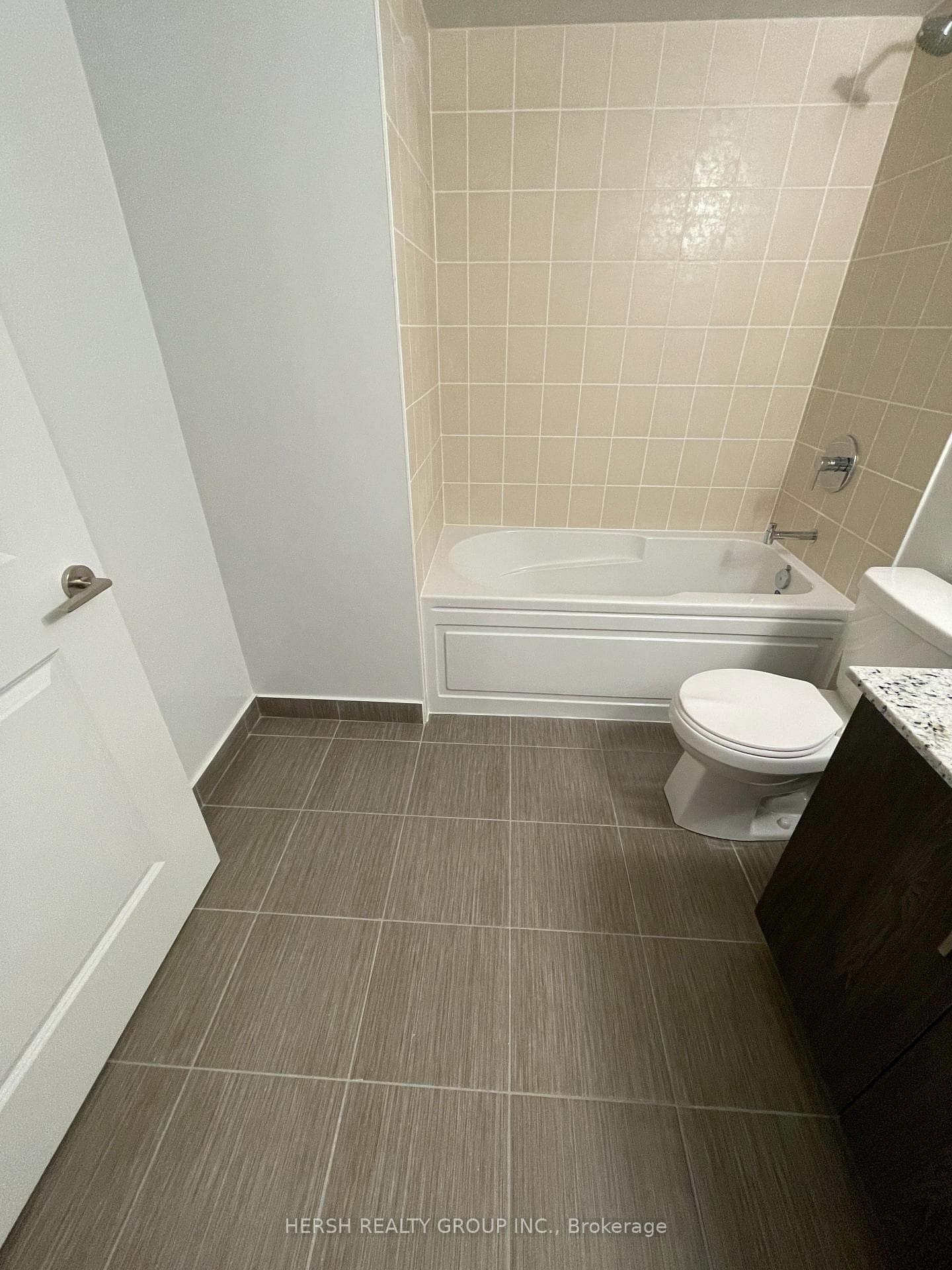 20 Meadowglen Place Unit 730 photo 6