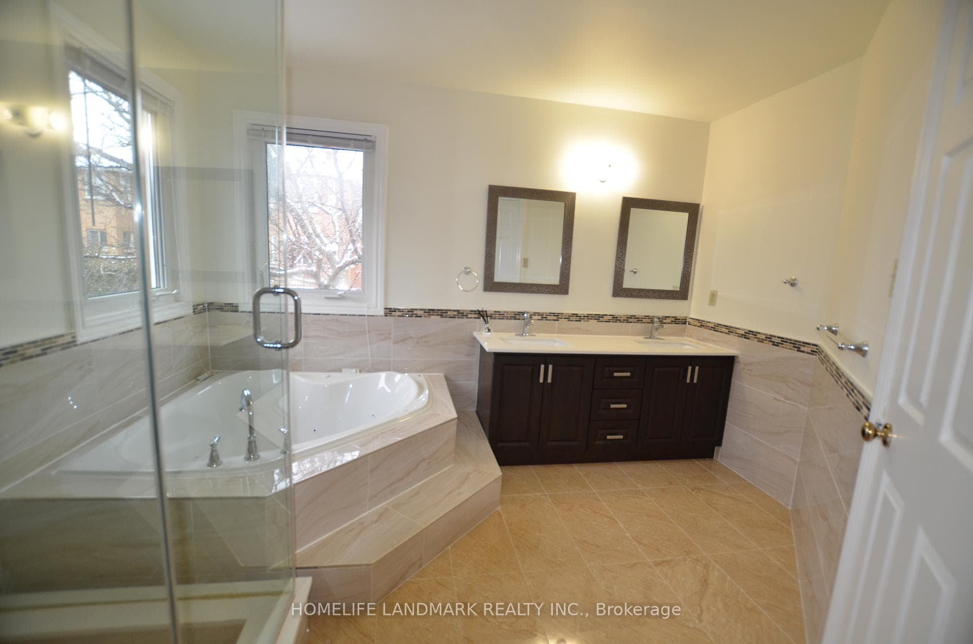 5pc Master Ensuite