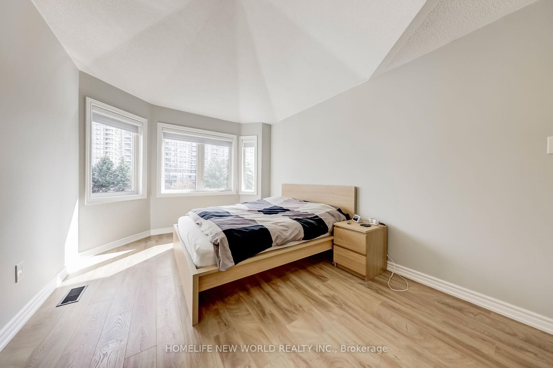 18 Clark Avenue Unit 74 photo 27