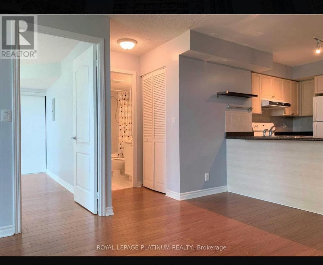 33 Elm Drive Unit 405 photo 10