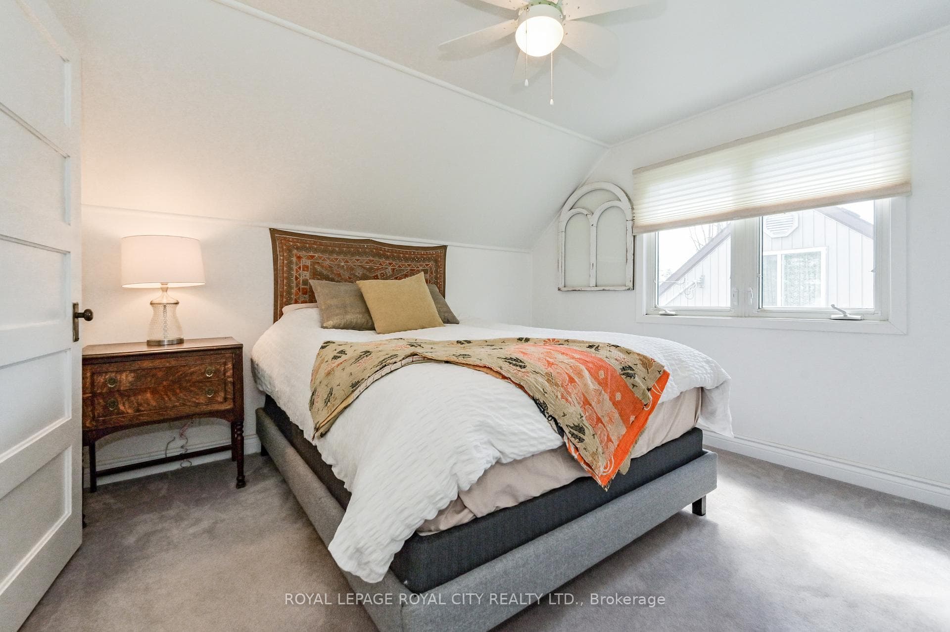 9 Churchill Crescent photo 29