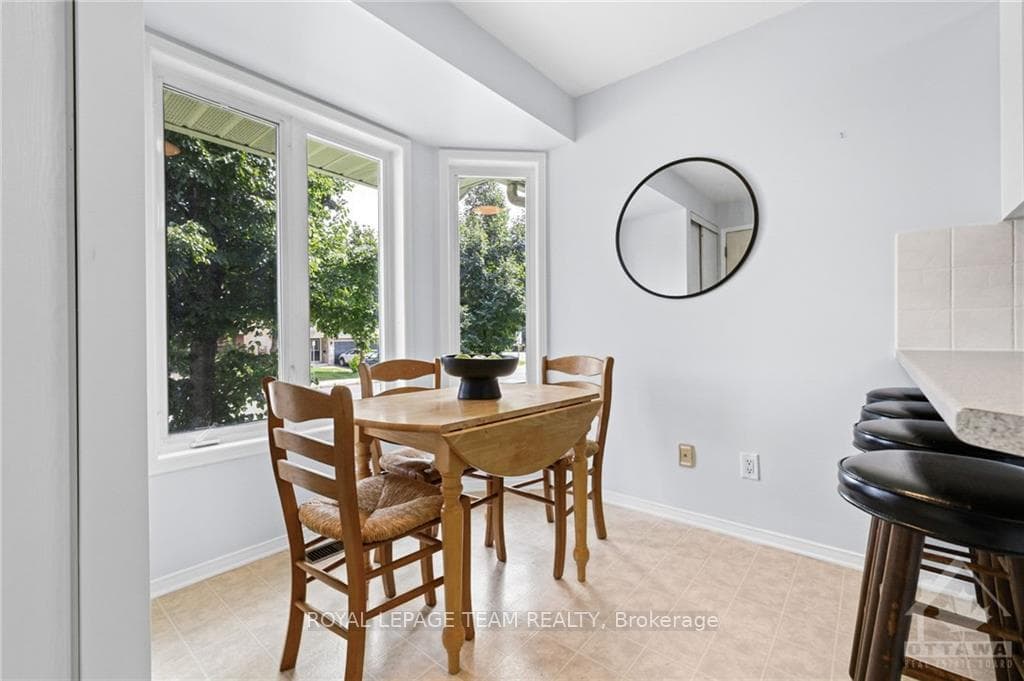 244 CRESTHAVEN Drive photo 5