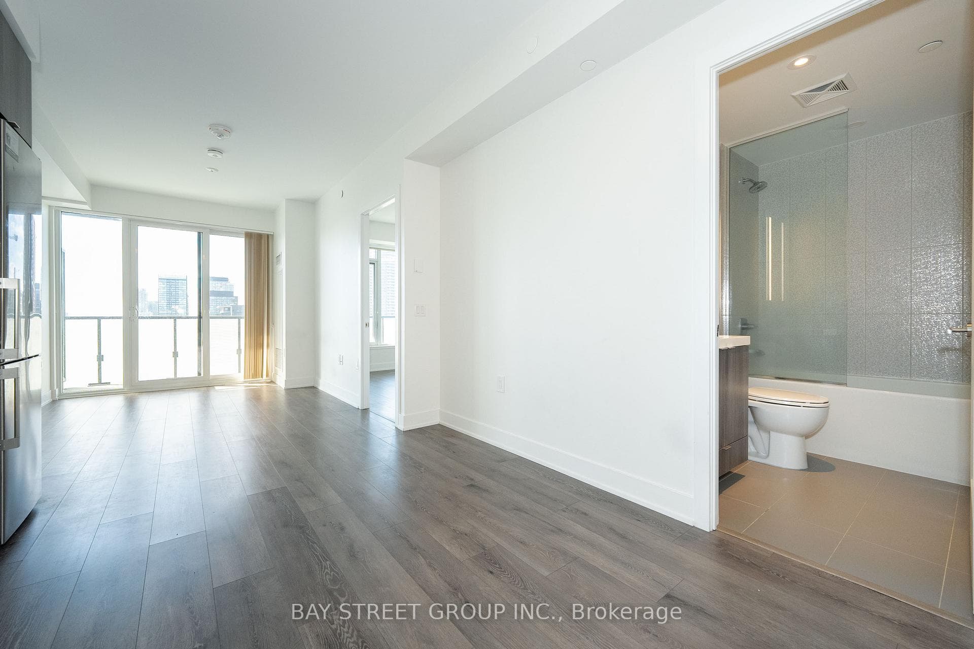 575 Bloor Street Unit 3310 photo 6