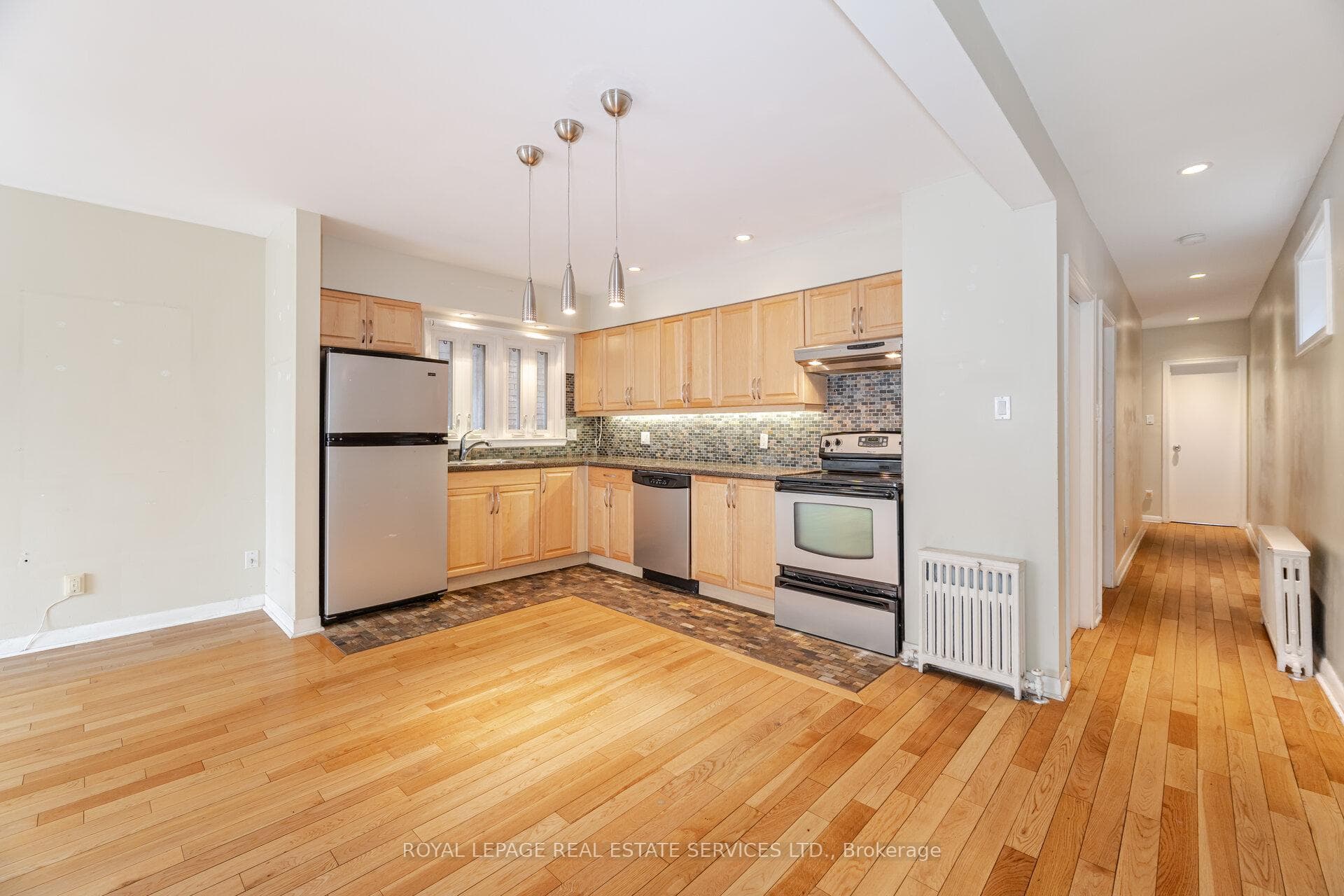 475 Winona Drive photo 5
