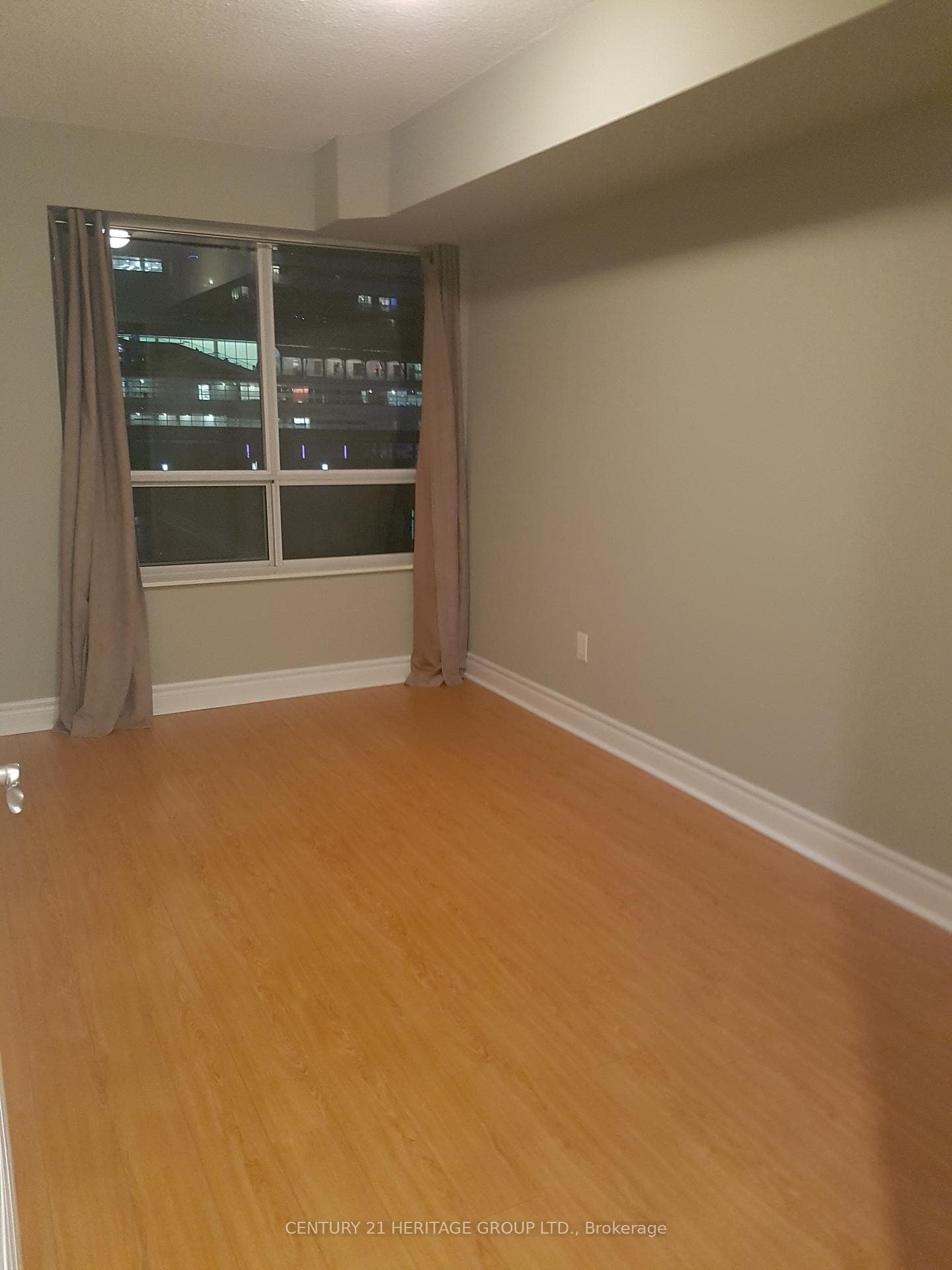 250 Wellington Street Unit 926 photo 5