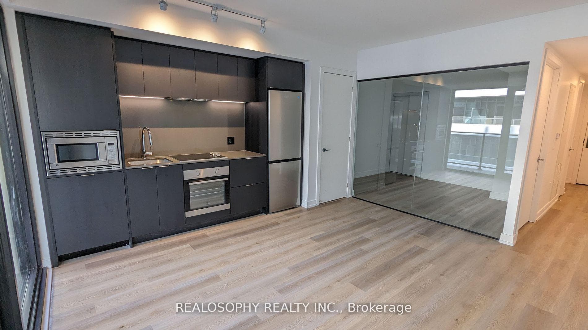 1 Jarvis Street Unit 1218 photo 4