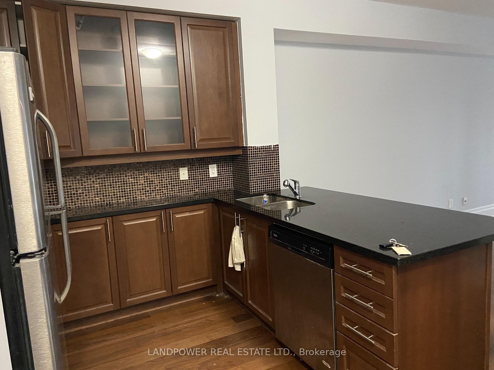 151 Upper Duke Crescent Unit 801 photo 2