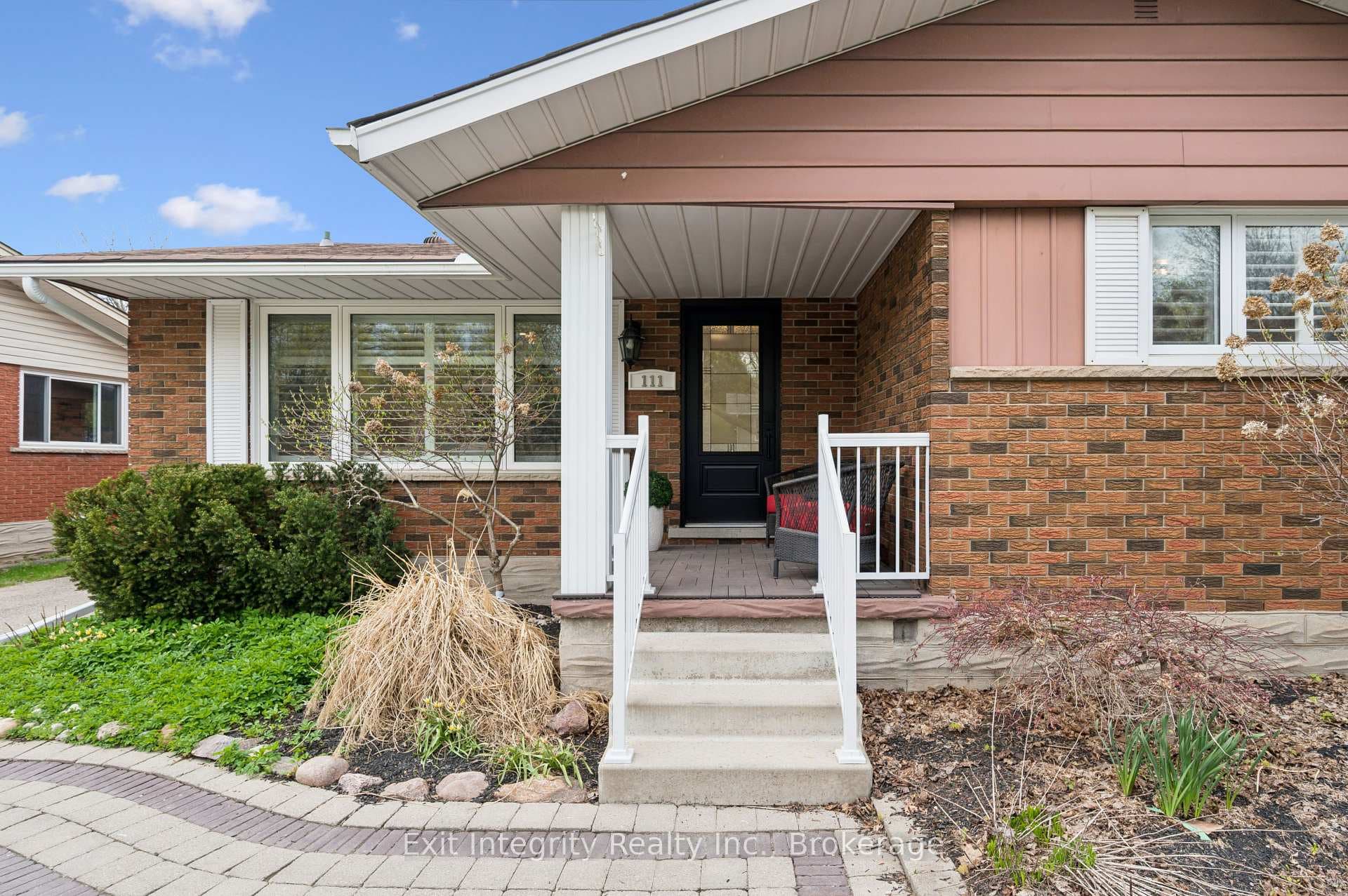 111 Ruskview Road photo 4