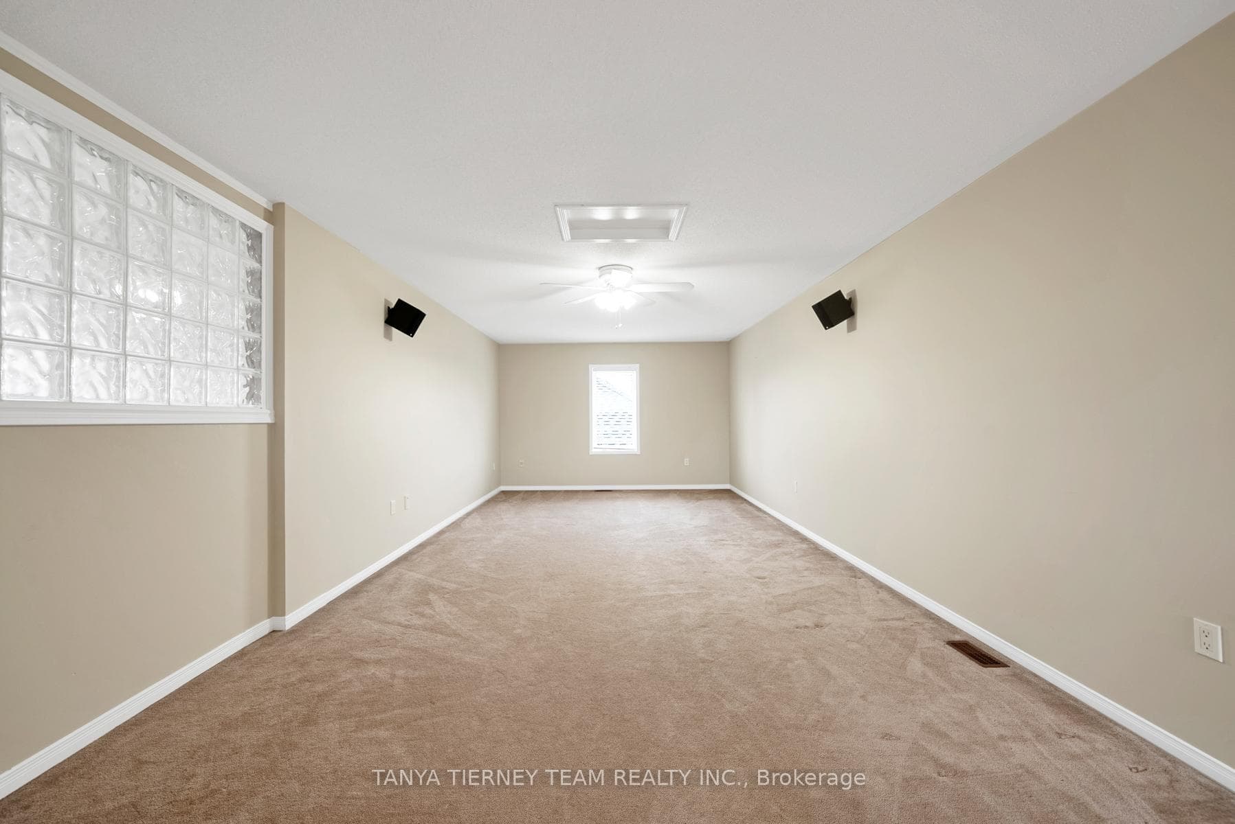 39 Dopp Crescent photo 30