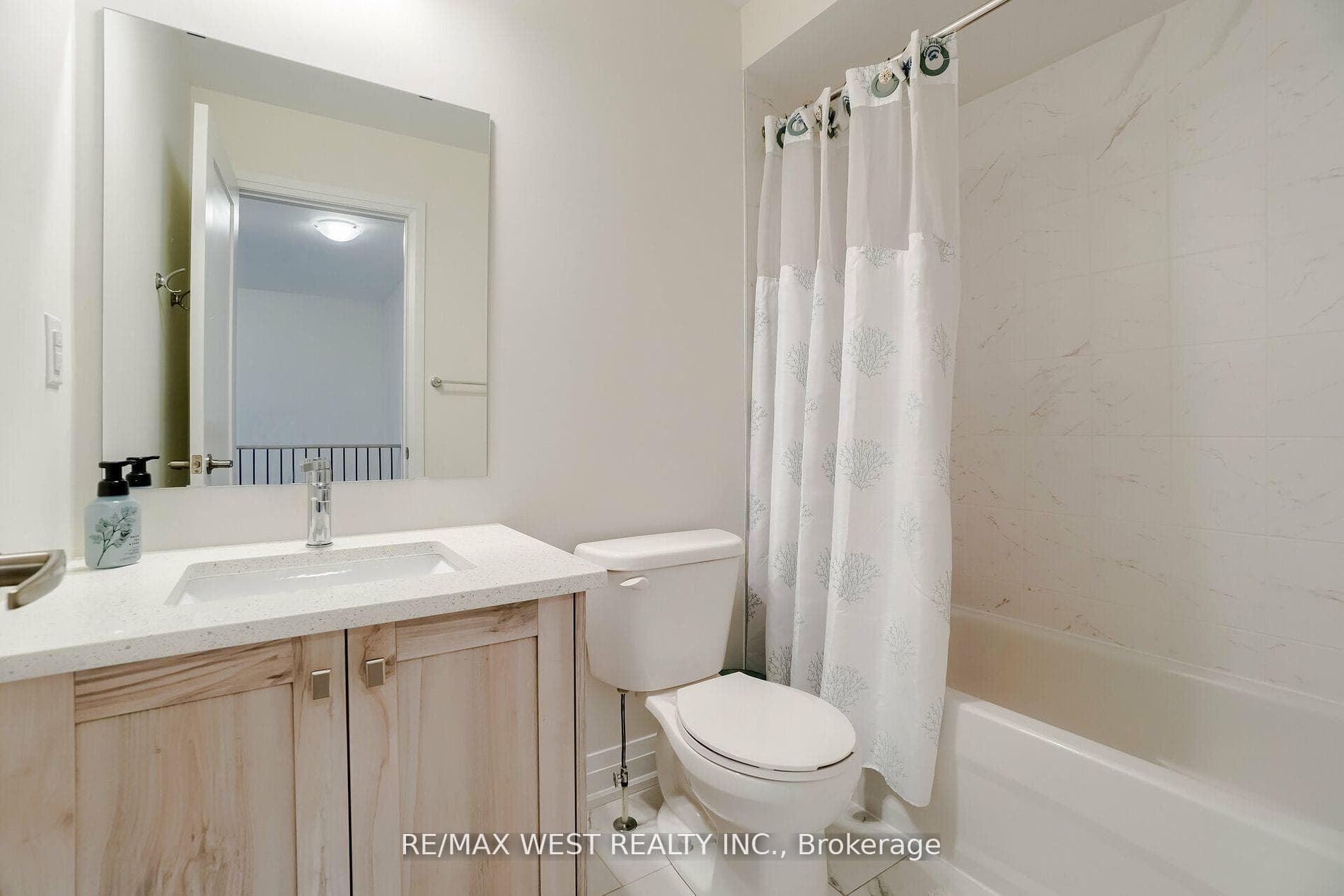 19 Woodstream Drive photo 15