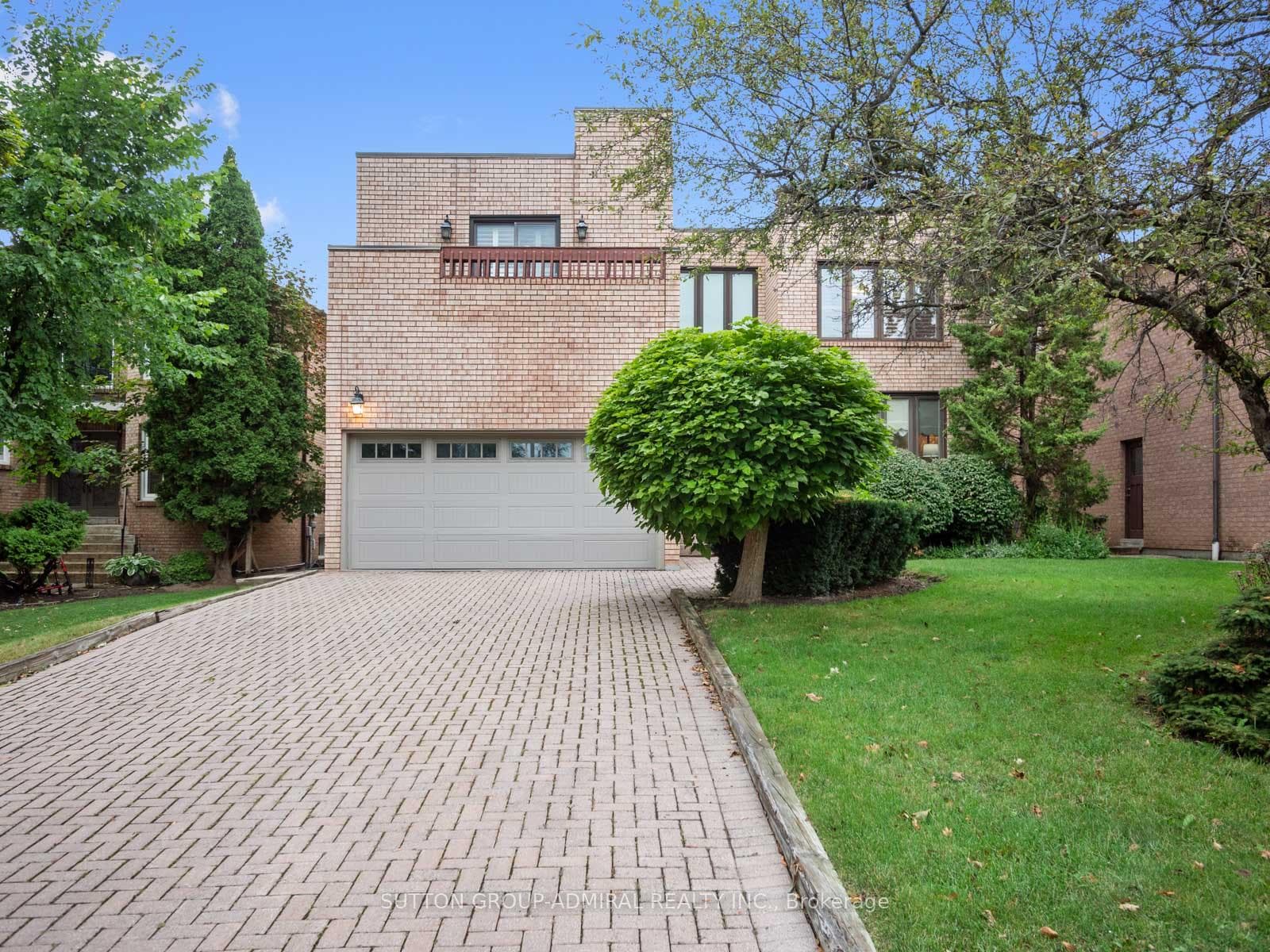 582 Spring Gate Boulevard photo 1