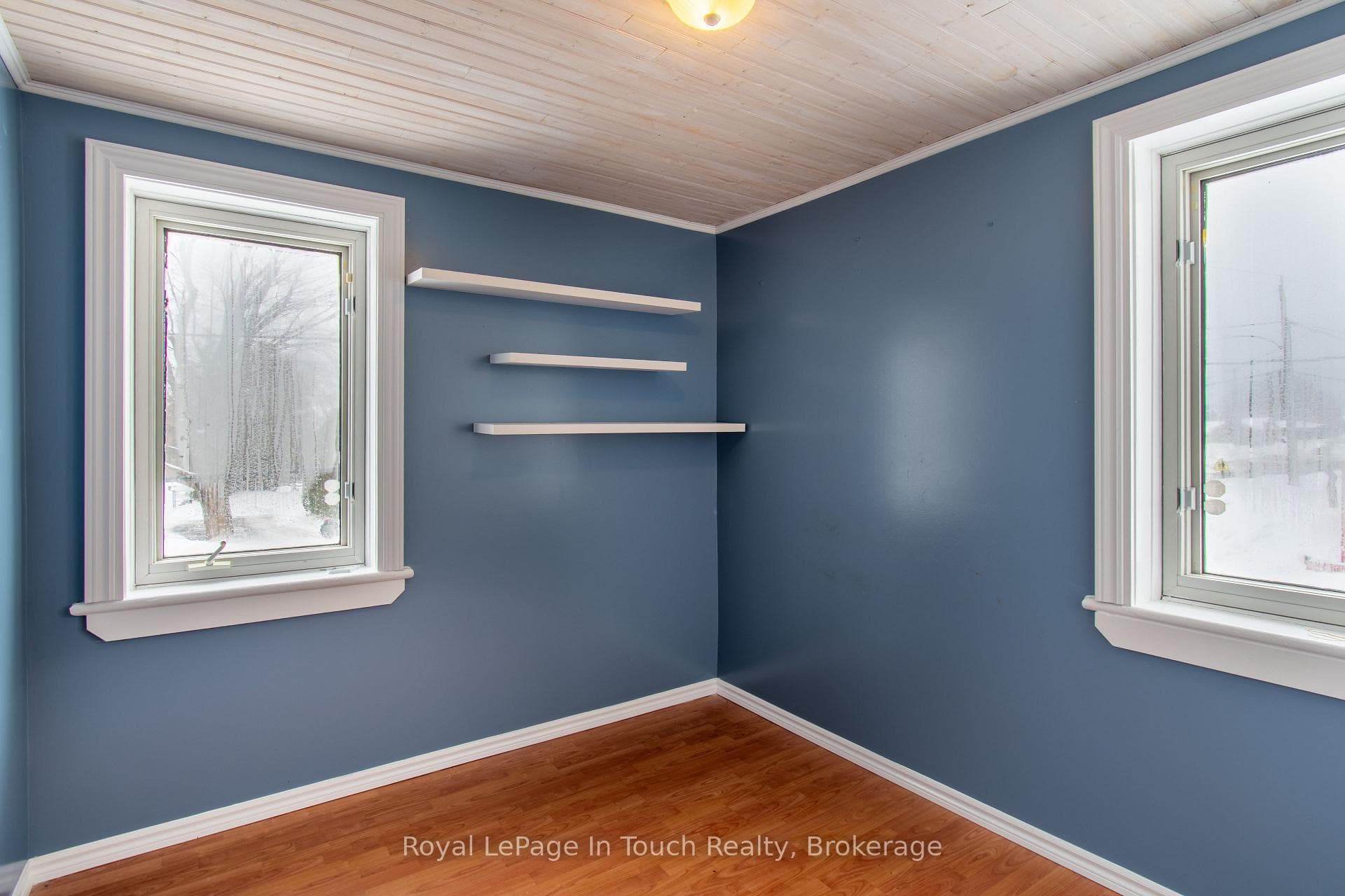 326 Lafontaine Road photo 23