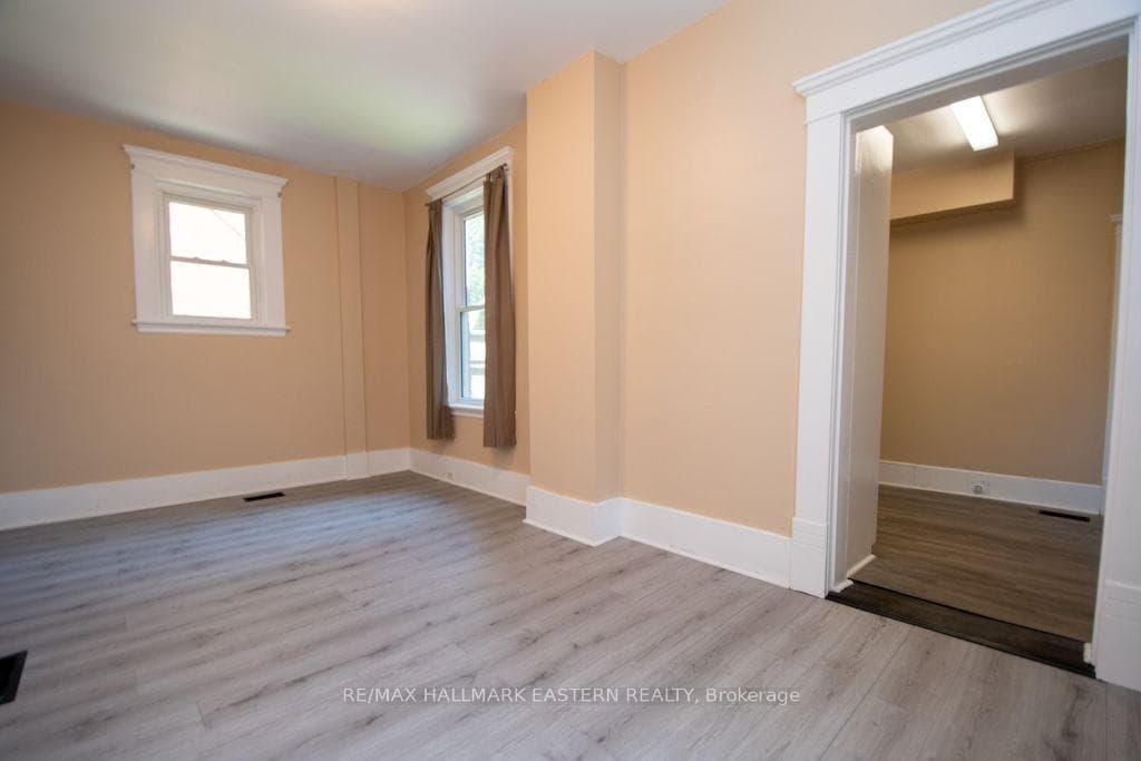 466 Rubidge Street photo 10