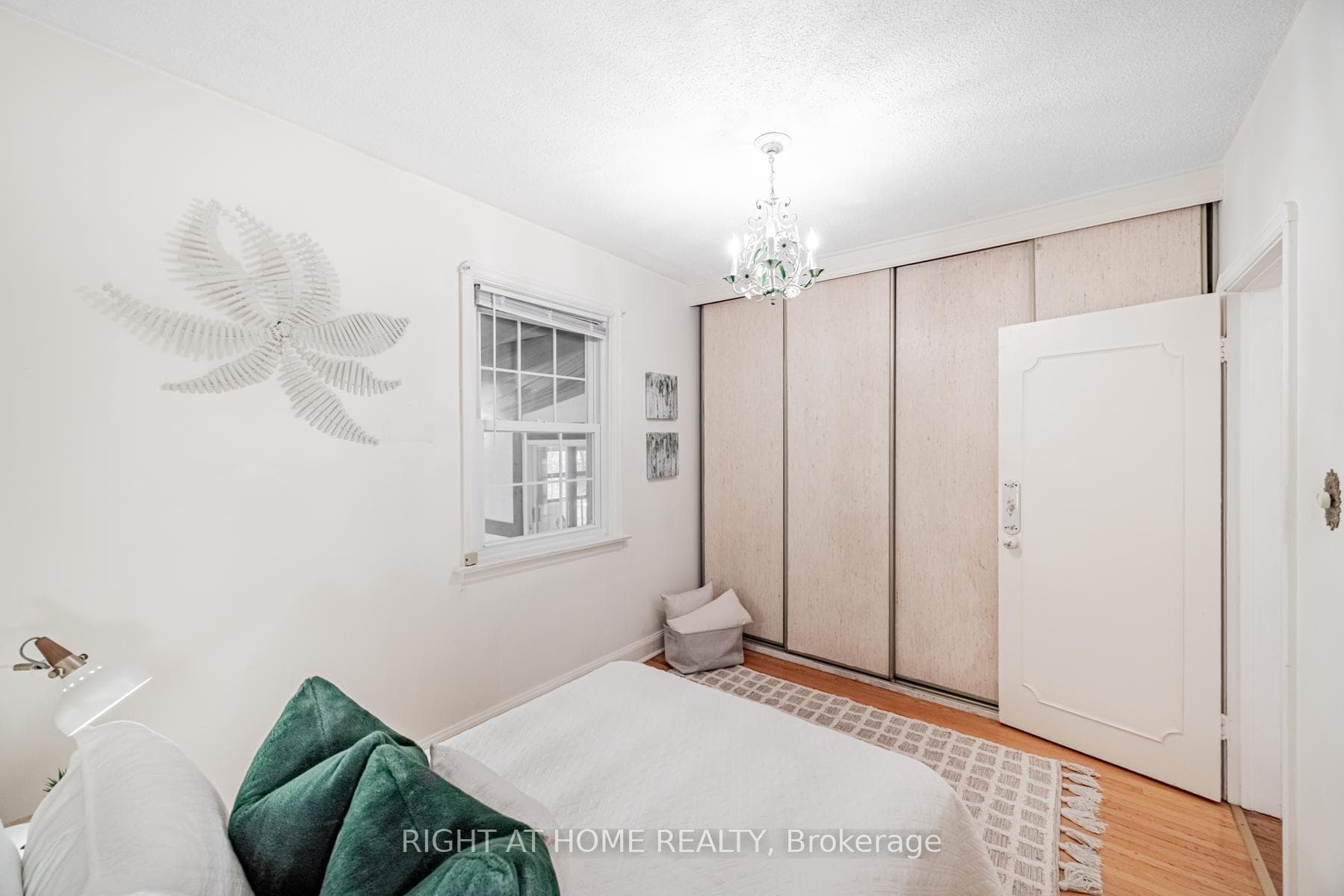 1416 Islington Avenue photo 16