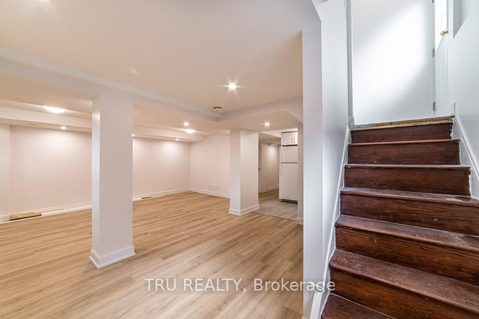 2424 Iris Street Unit B photo 2