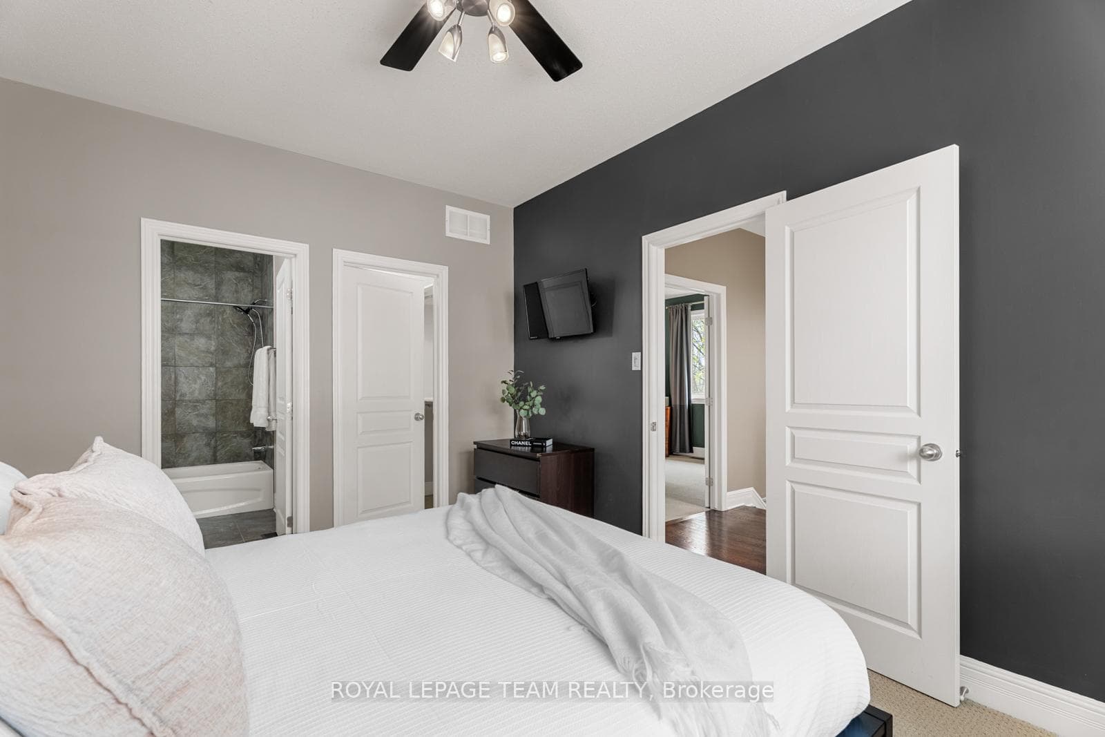 520 Queen Elizabeth Drive Unit 27 photo 21