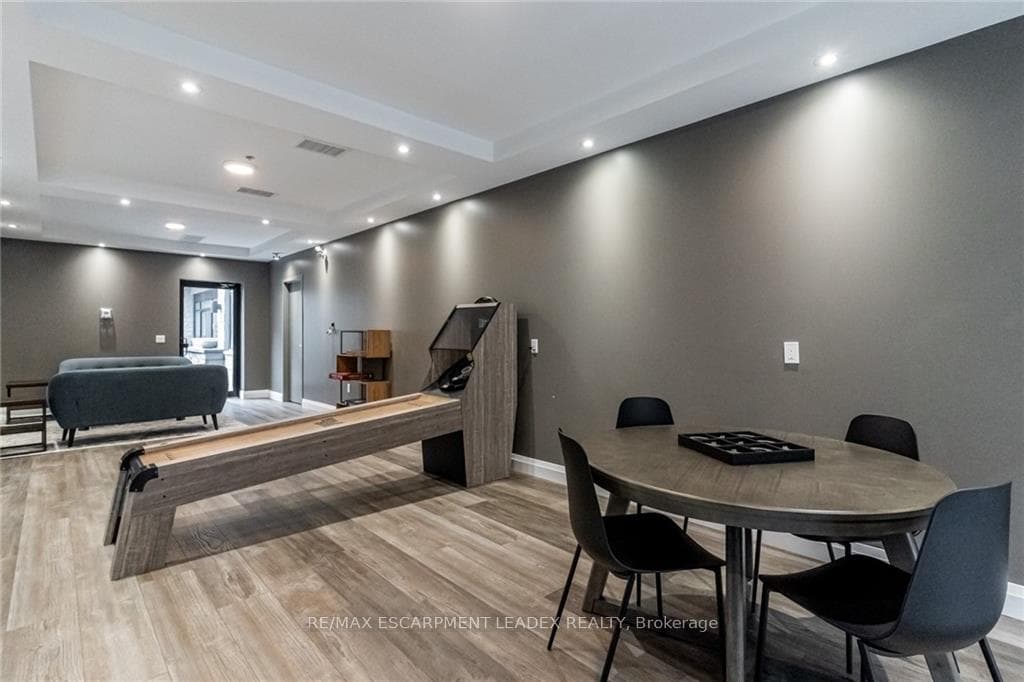 1 Redfern Avenue Unit 113 photo 36