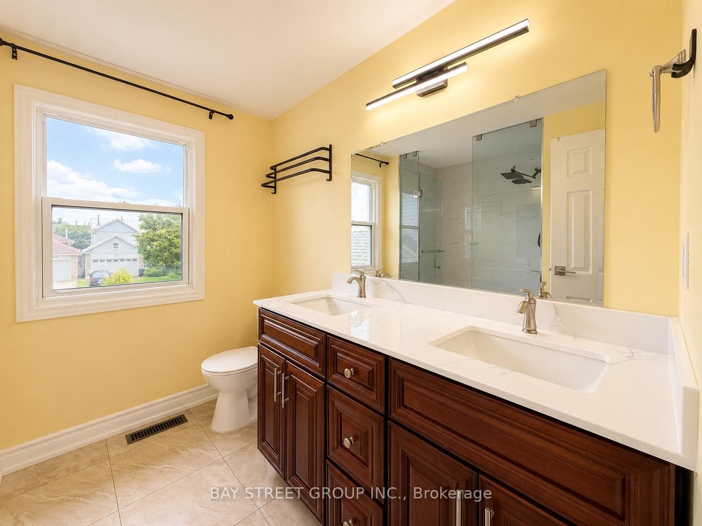 82 Radwell Crescent photo 21