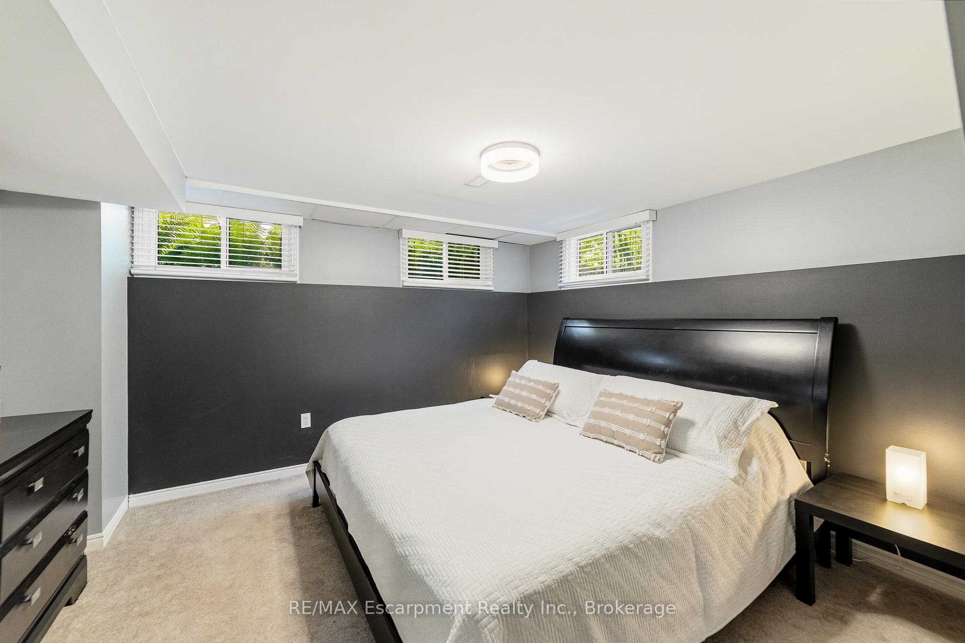 449 Roymor Crescent photo 34